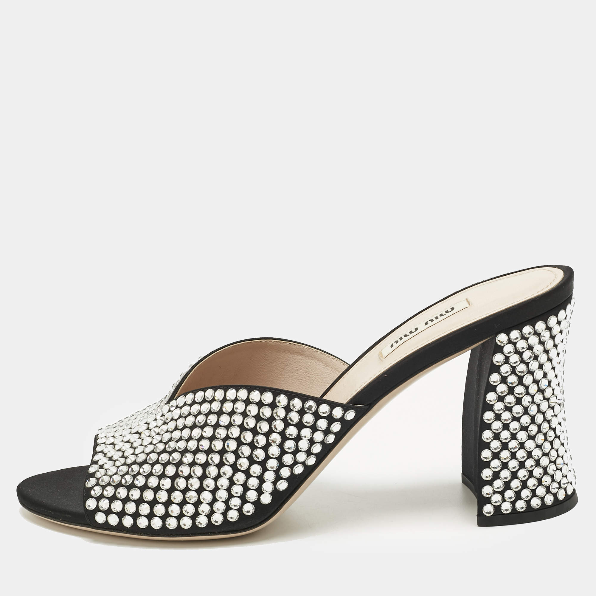 Pre Owned صندل سلايد ميو ميو كعب بلوك مزخرف كريستال ساتان أسود مقاس 39.5