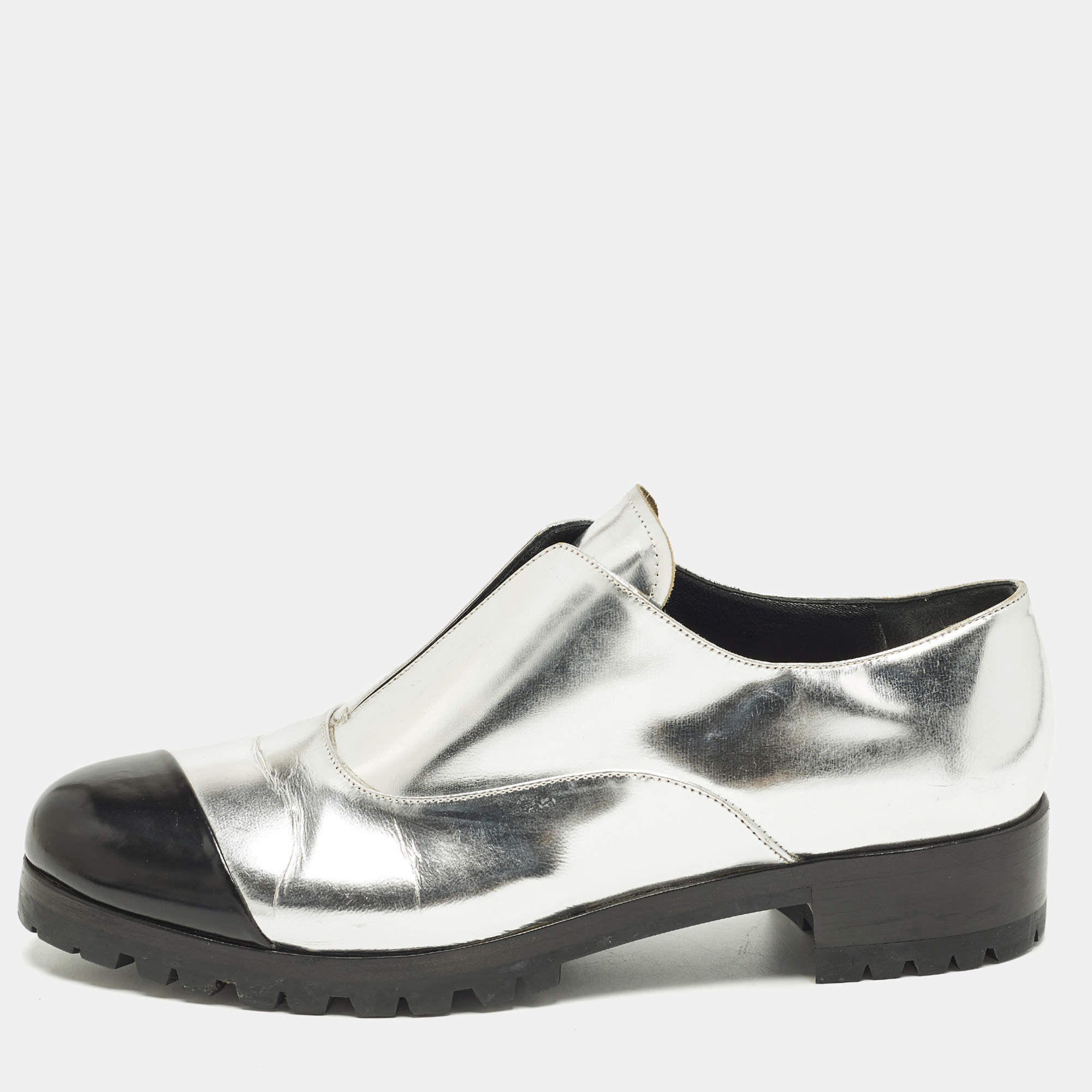 Pre Owned Miu Miu Size 38.5 Silver/Black Leather Slip On Derby
