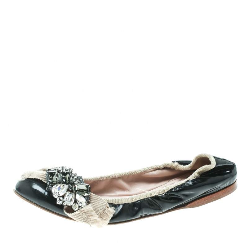 Miu Miu Black/Beige Patent Leather Crystal Embellished Scrunch Ballet Flats Size 38.5