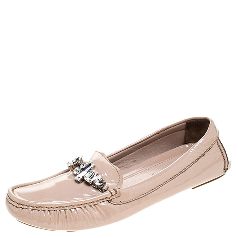 Pre Owned حذاء لوفرز ميو ميو مزخرف جلد لامع بيج مقاس 38