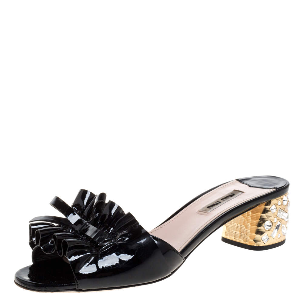 مملوكة مسبقًا Miu Miu Black Patent Leather Ruffled Bow Embellished Slide Sandals Size 39