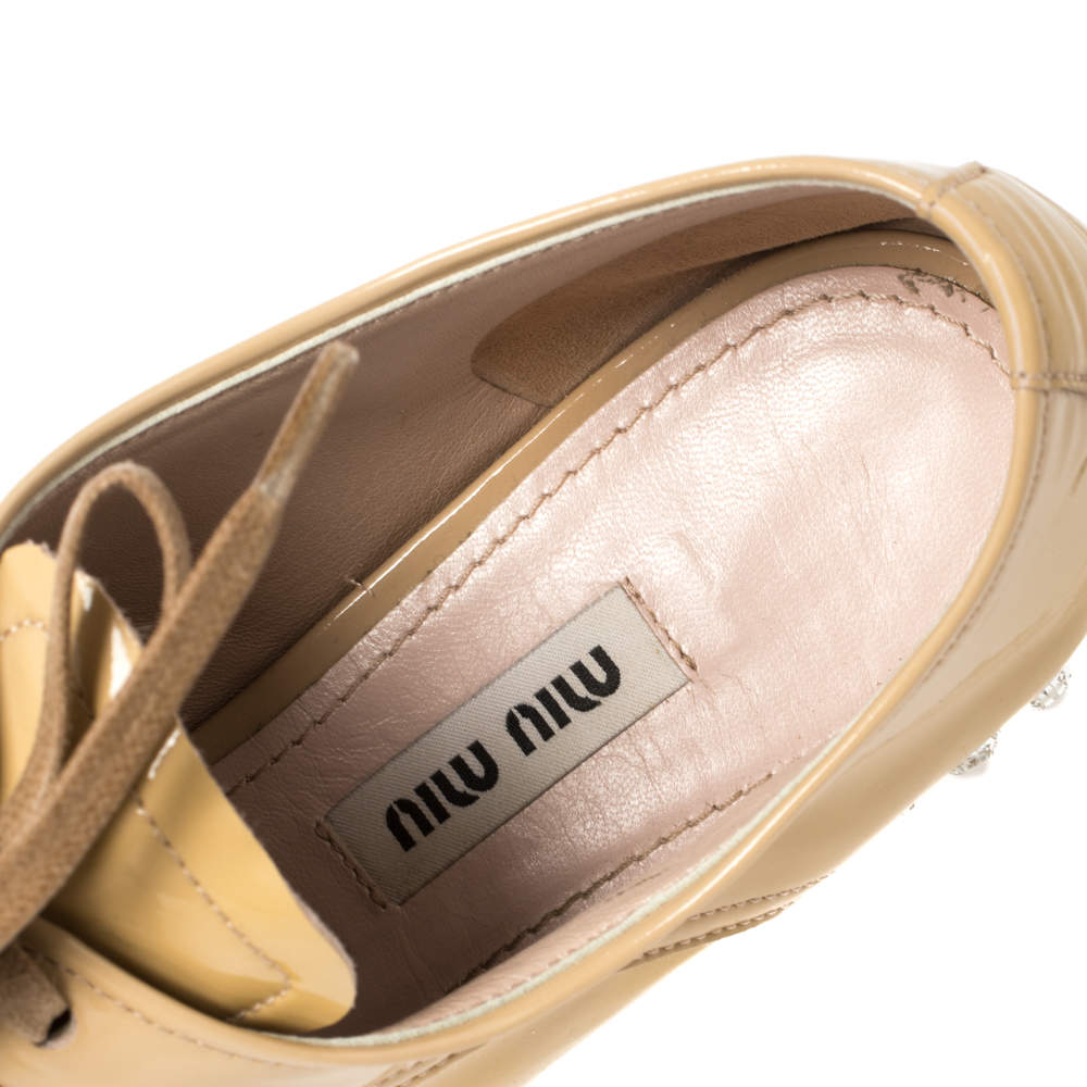 Patent leather heels Miu Miu Beige size 37 IT in Patent leather - 35705796