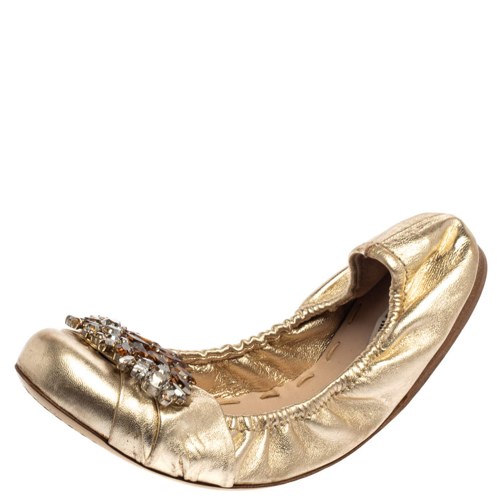 Pre Owned Miu Miu Metallic Gold Leather Crystal Embellished Scrunch Flats Size 38.5