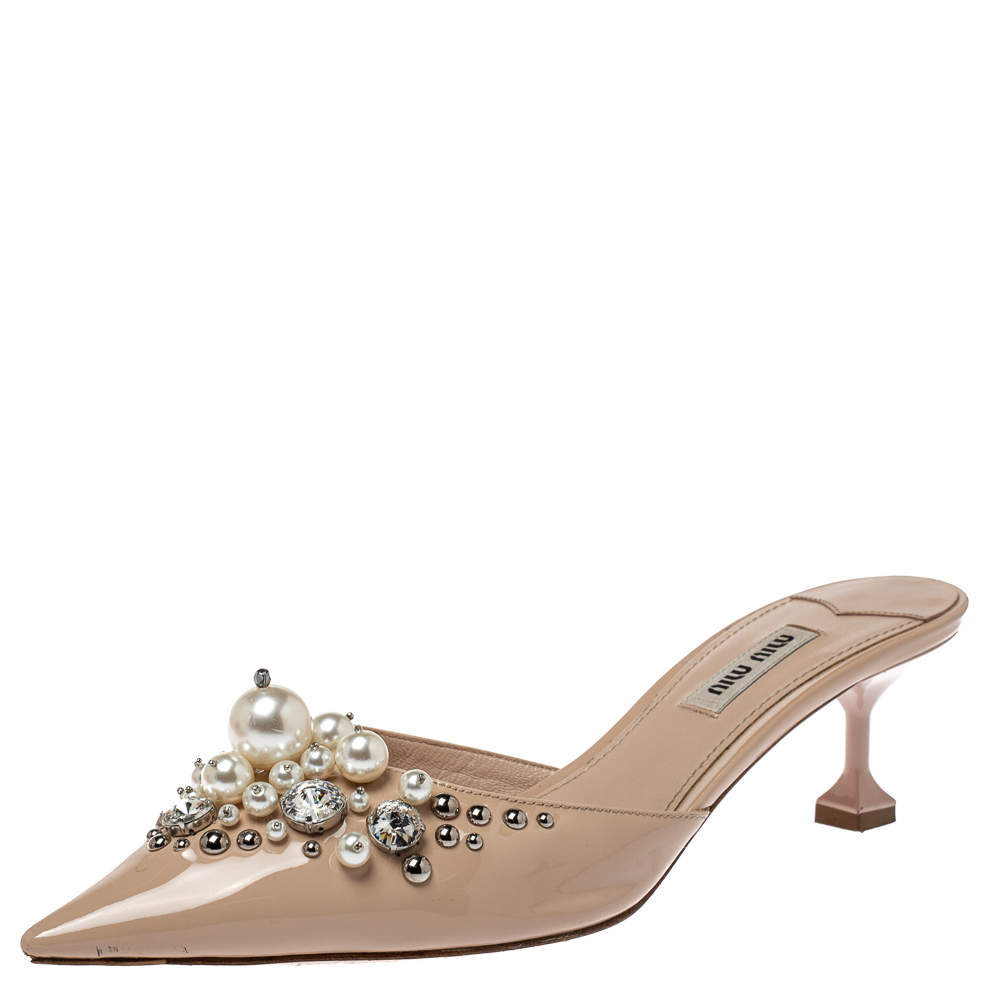 Miu Miu Beige Patent Leather Faux Pearl Embellished Pointed Toe Mules Size 37.5