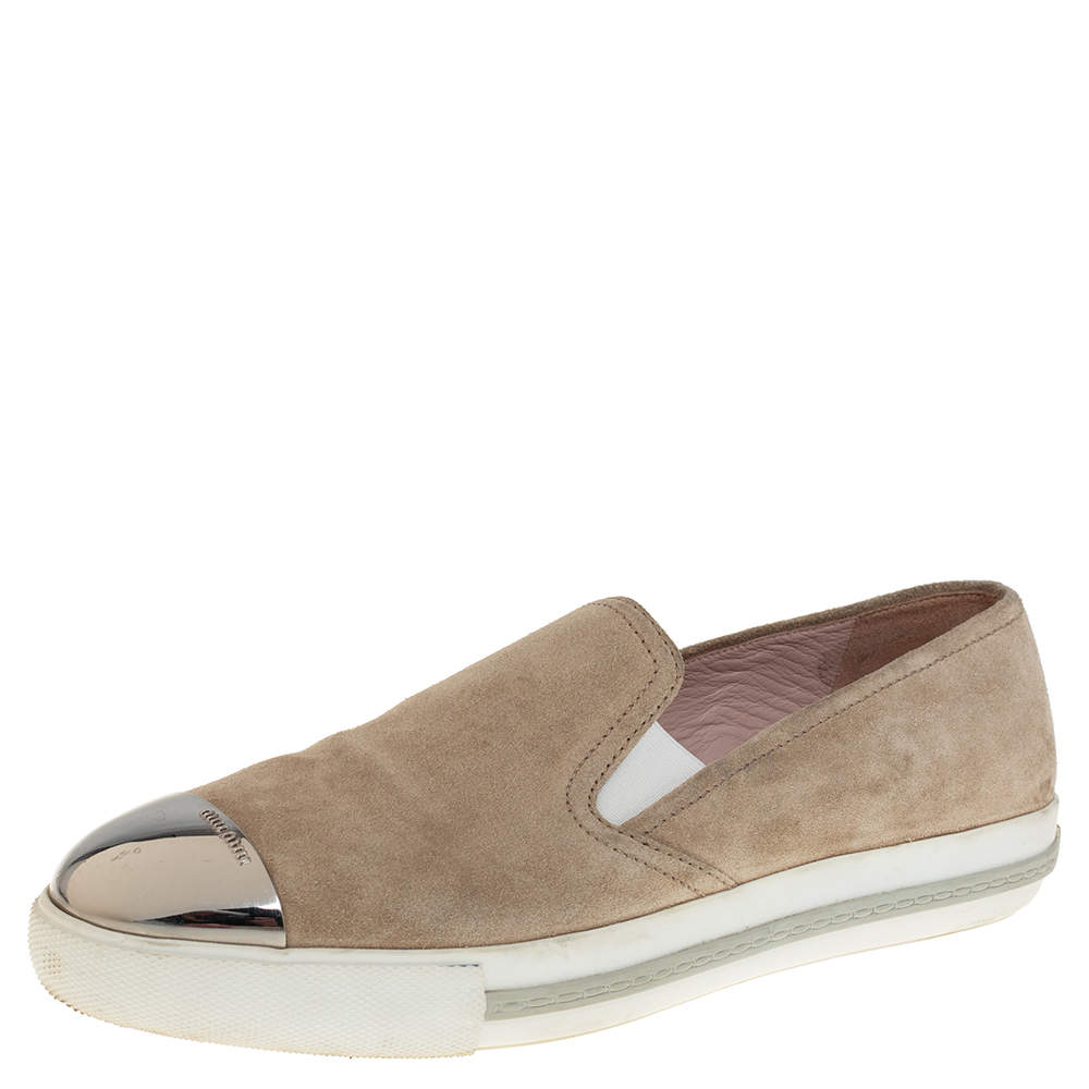 Pre Owned حذاء رياضى ميو ميو سليب أون نعل سميك غطاء مقدمة معدن سويدى بيج مقاس 41