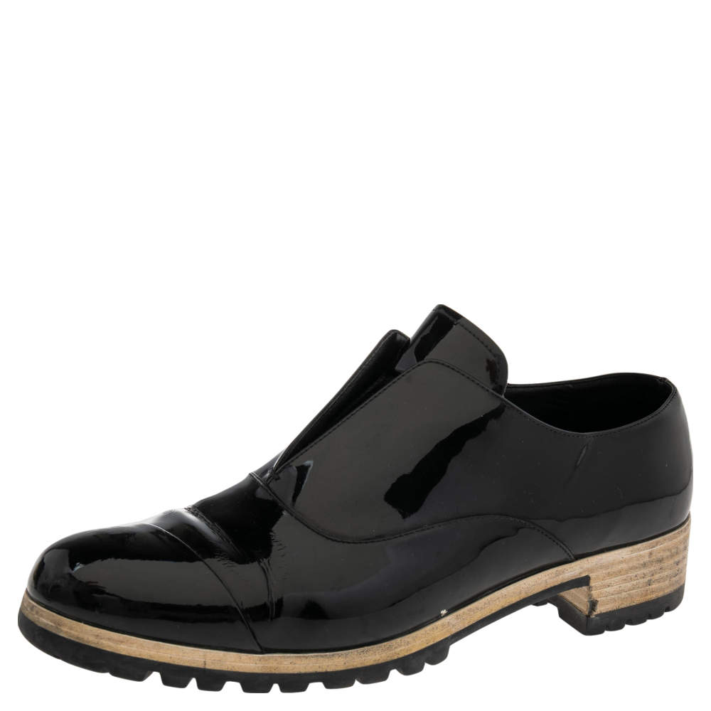 Miu Miu Black Patent Leather Flat Lace Up Derby Size 41