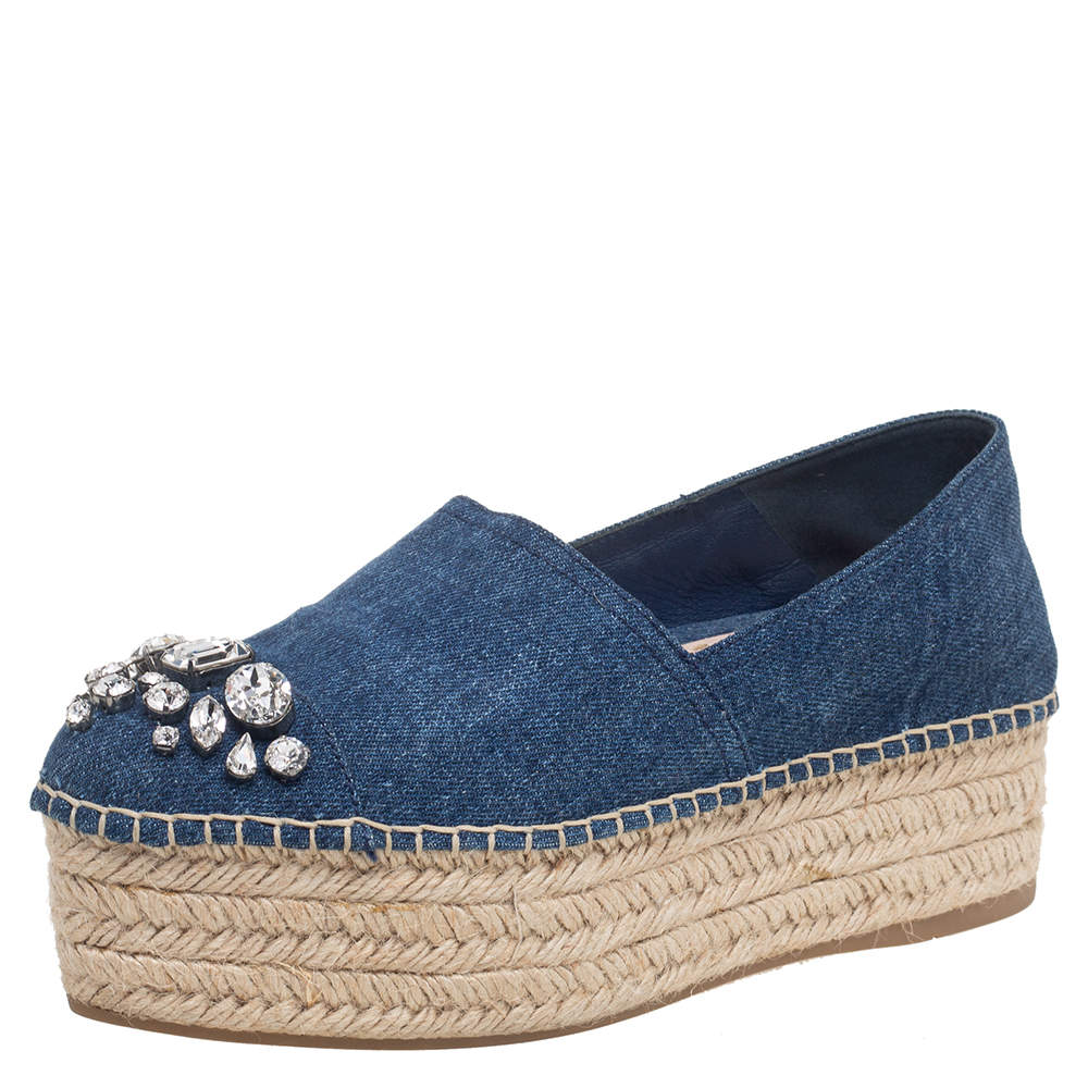 مملوكة مسبقًا Miu Miu Blue Denim Fabric Crystal Embellished Platform Espadrille Flats Size 37.5