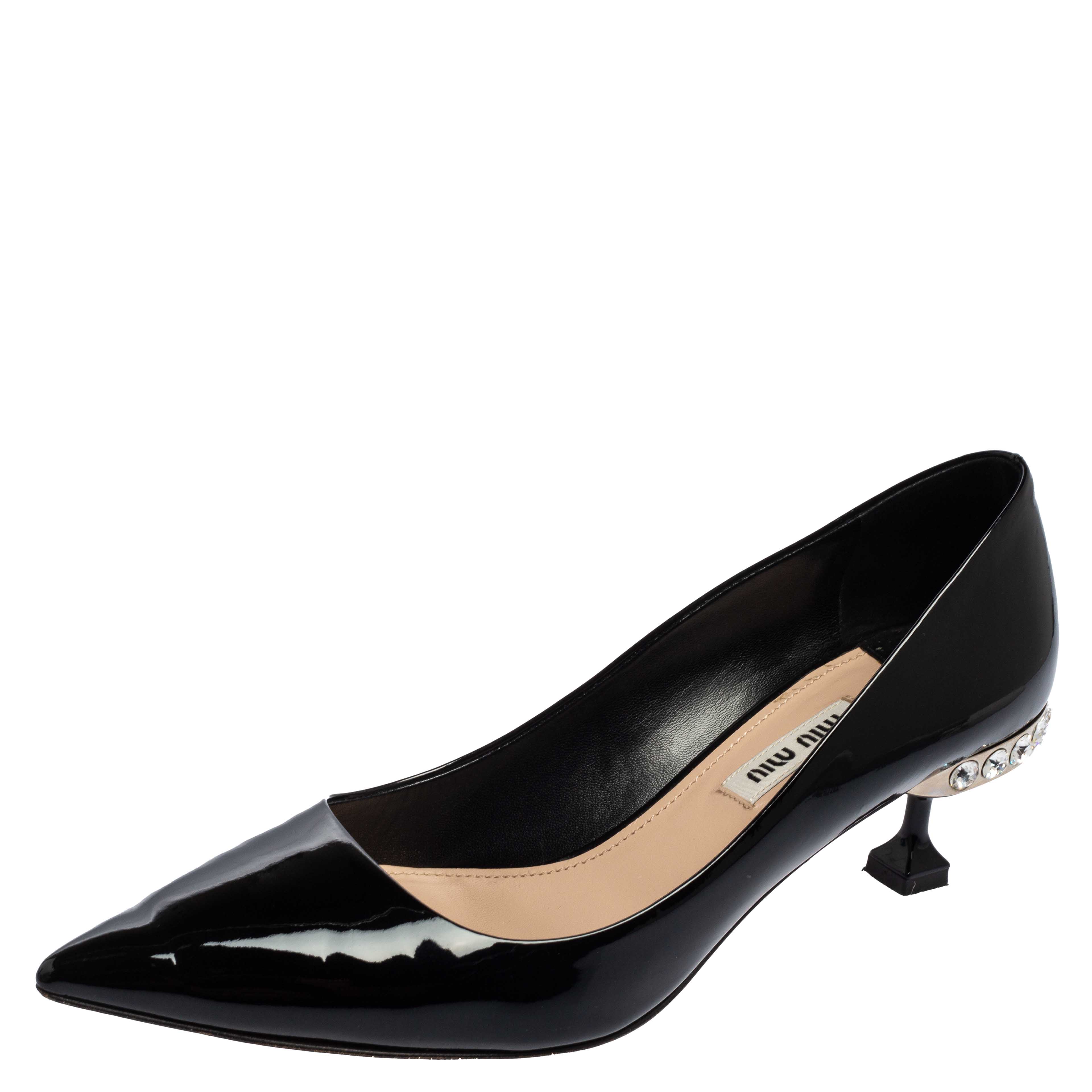 مملوكة مسبقًا Miu Miu Black Patent Leather Pointed Toe Kitten Heel Pumps Size 37.5