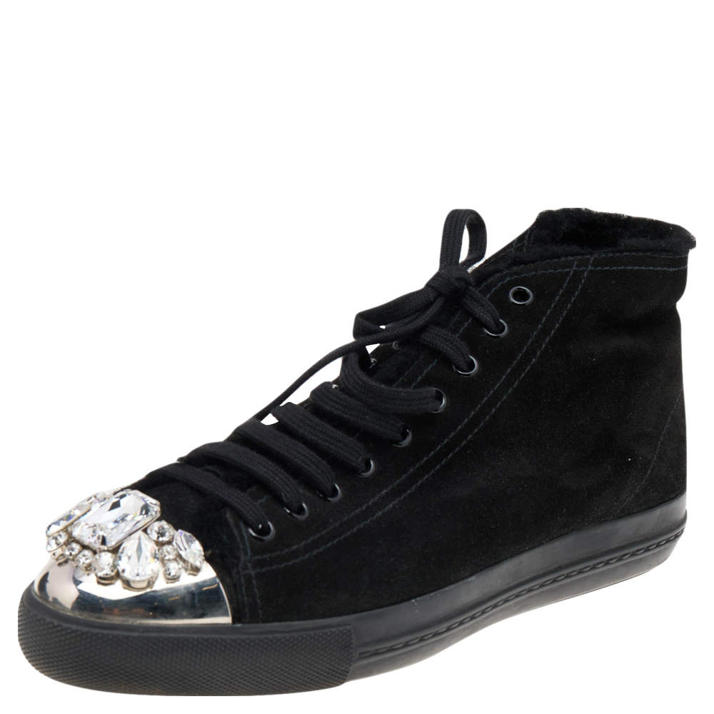 مملوكة مسبقًا حذاء رياضي مي و ميو سويدي أسود مزخرف كريستال بعنق مرتفع مقاس 41