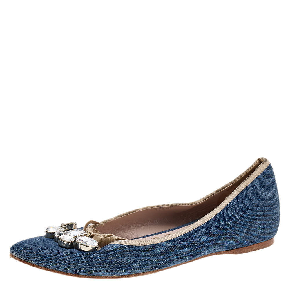 مملوكة مسبقًا Miu Miu Blue Denim Crystal Embellished Ballet Flats Size 41