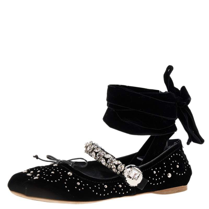 مملوكة مسبقًا Miu Miu Black Velvet Embellished Bow Ankle Wrap Ballet Flats Size 38