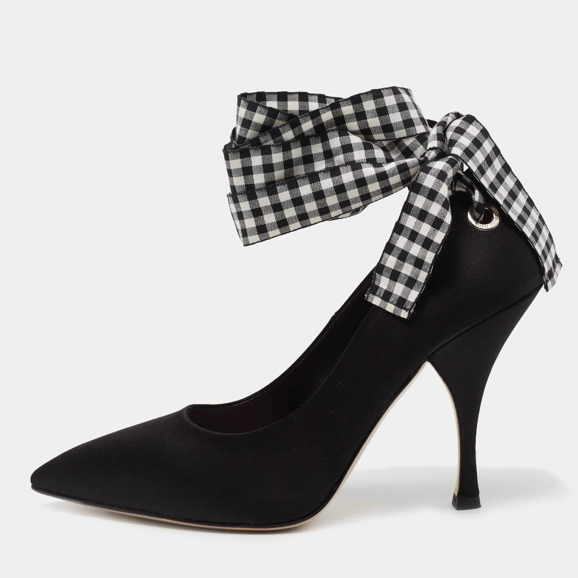 مملوكة مسبقًا Miu Miu Black Satin Ankle Wrap Pointed Toe Pumps Size 38