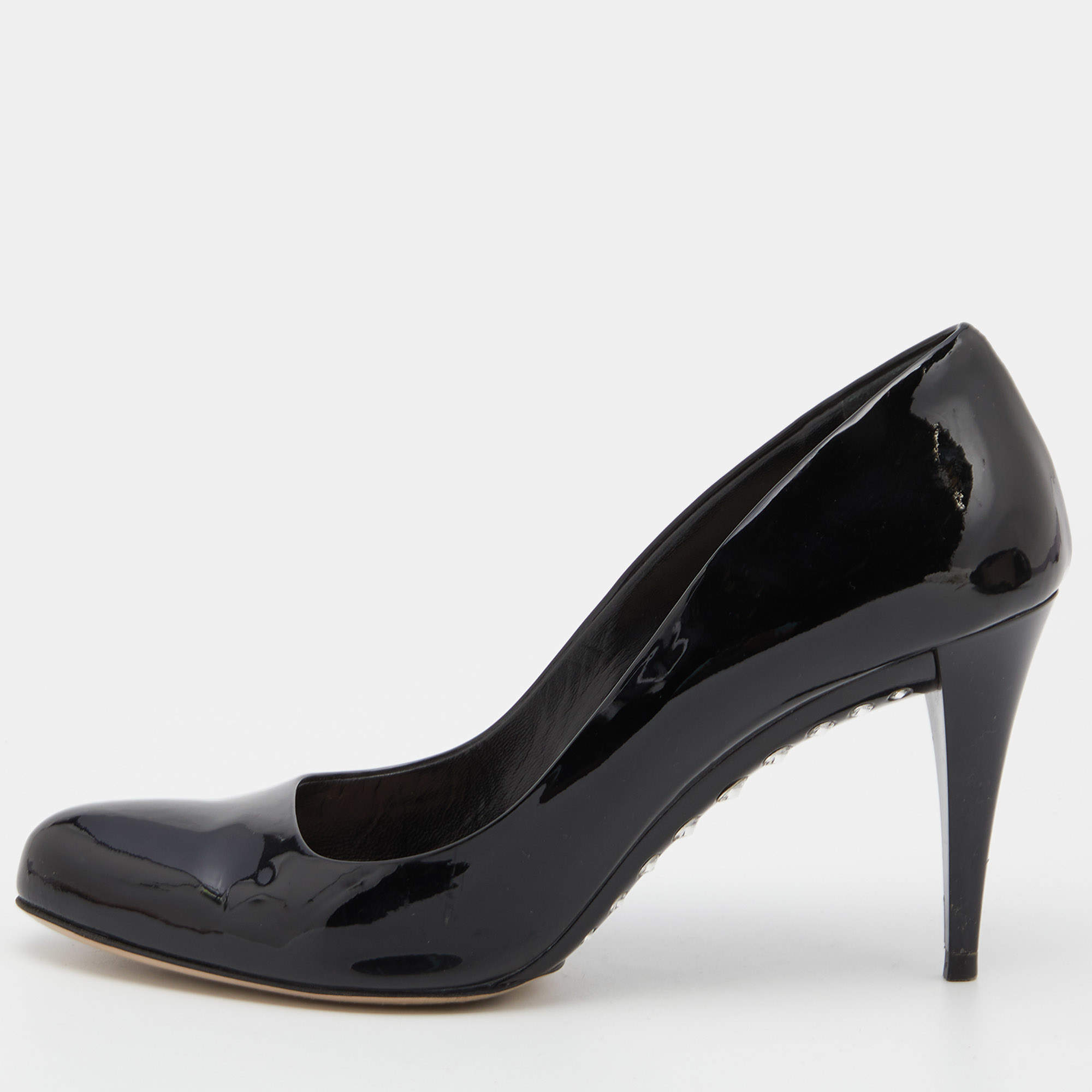 مملوكة مسبقًا Miu Miu Black Patent Leather Studded Pumps Size 38.5