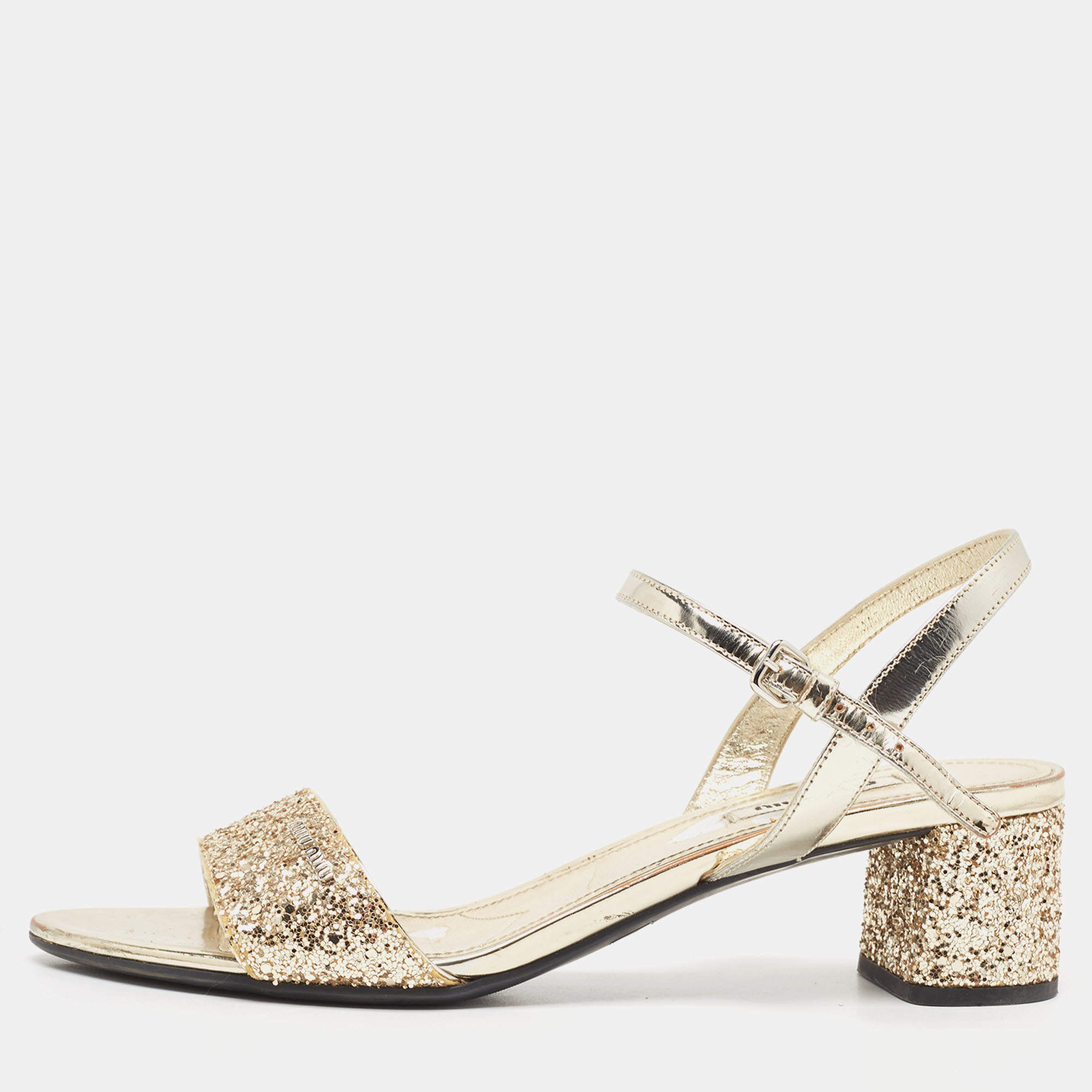 مملوكة مسبقًا Miu Miu Gold Coarse Glitter and Patent Ankle Strap Sandals Size 38