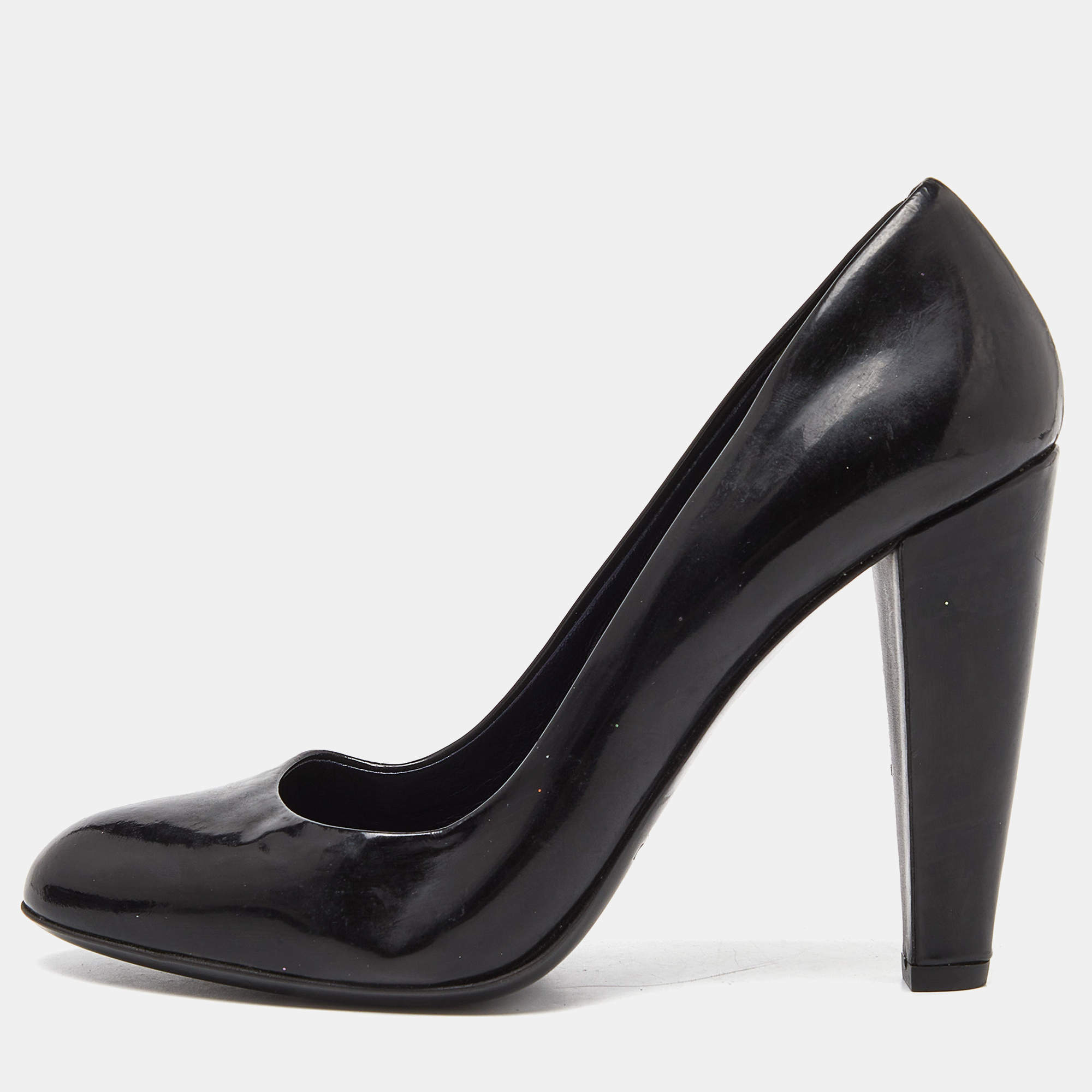 Miu Miu Black Patent Leather Round Toe Pumps Size 37