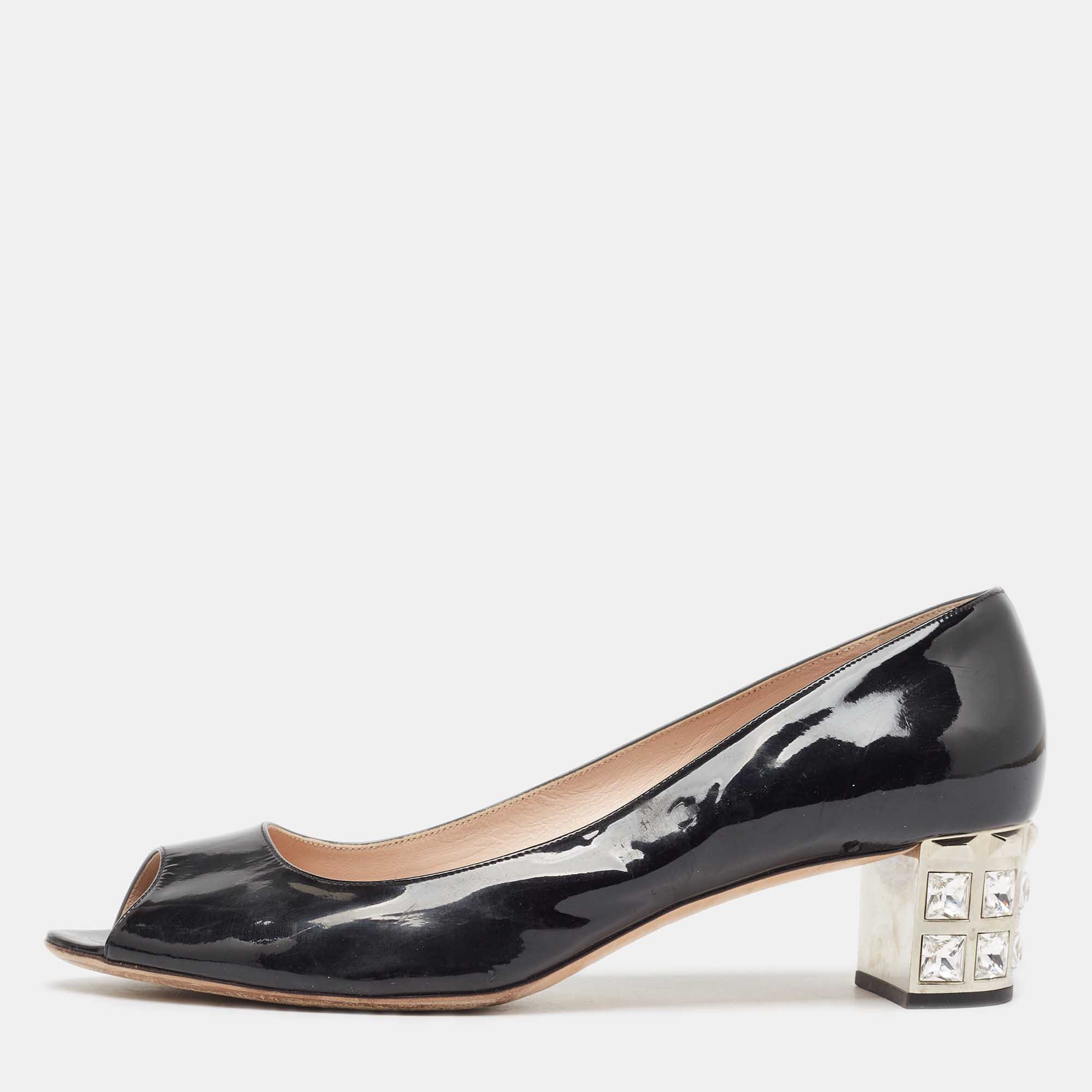 مملوكة مسبقًا Miu Miu Black Patent Leather Crystal Embellished Heel Pumps Size 40.5