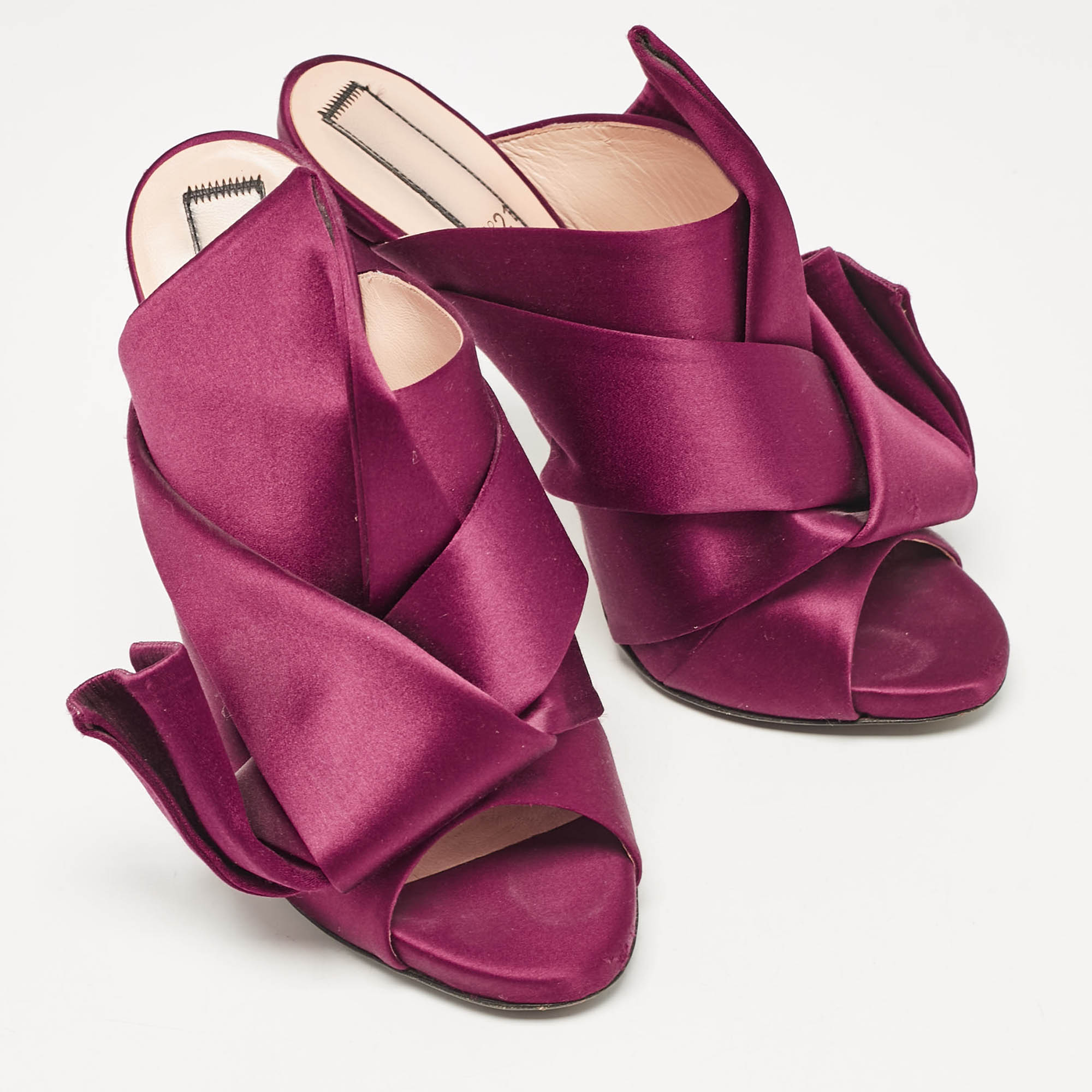 Pre Owned Nº21 Burgundy Satin Raso Knot Peep Toe Mules Size 39
