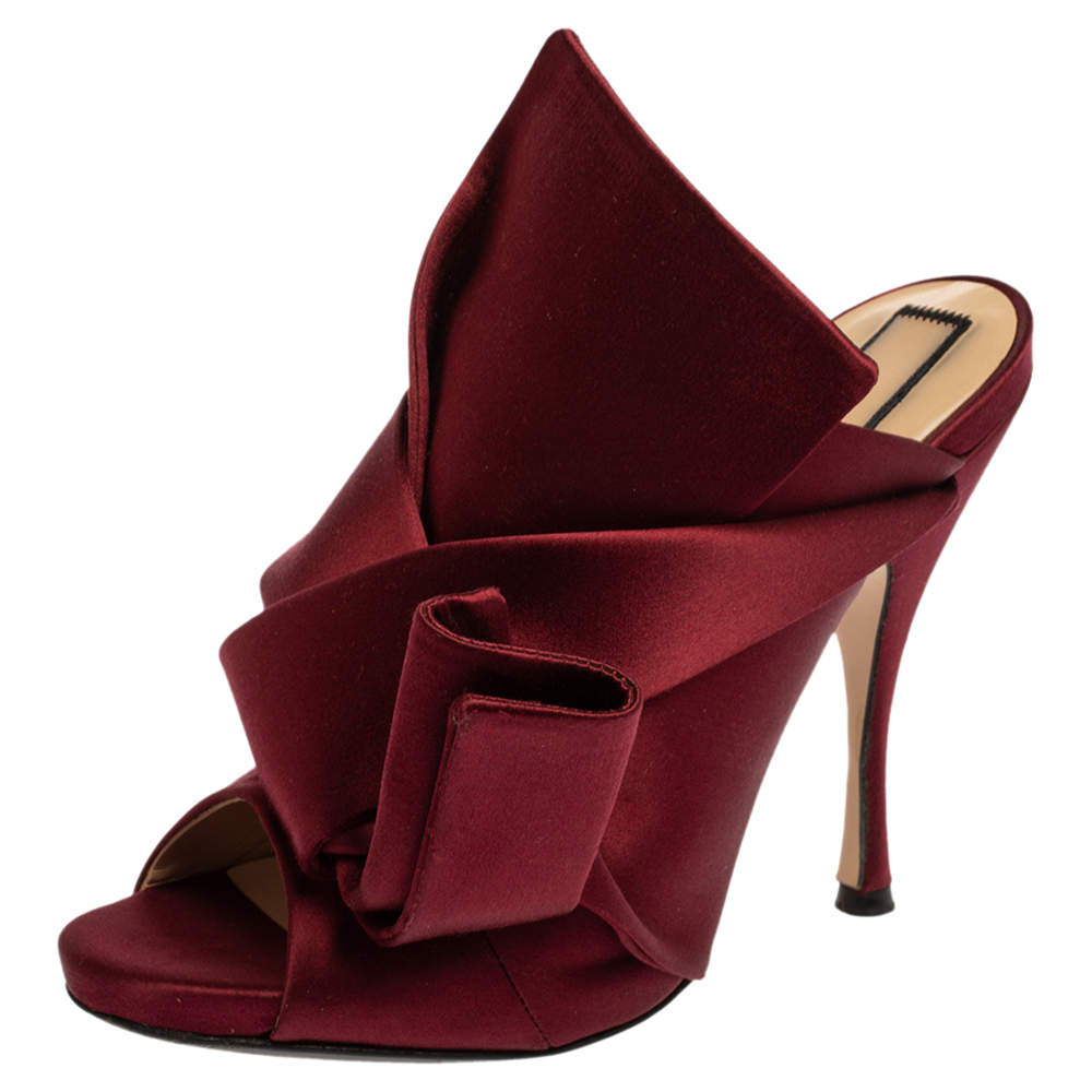 مملوكة مسبقًا  N21 Burgundy Satin Knot Open Toe Sandals Size 39