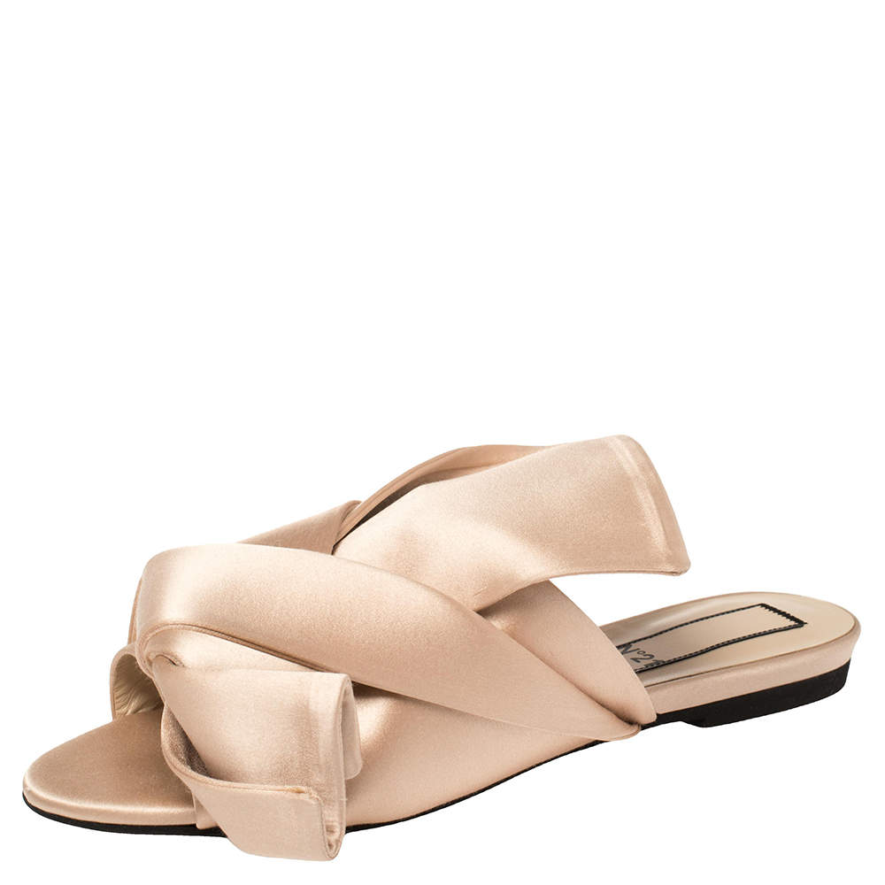 Pre Owned Nº21 Cream Satin Knotted Slide Flats Size 37