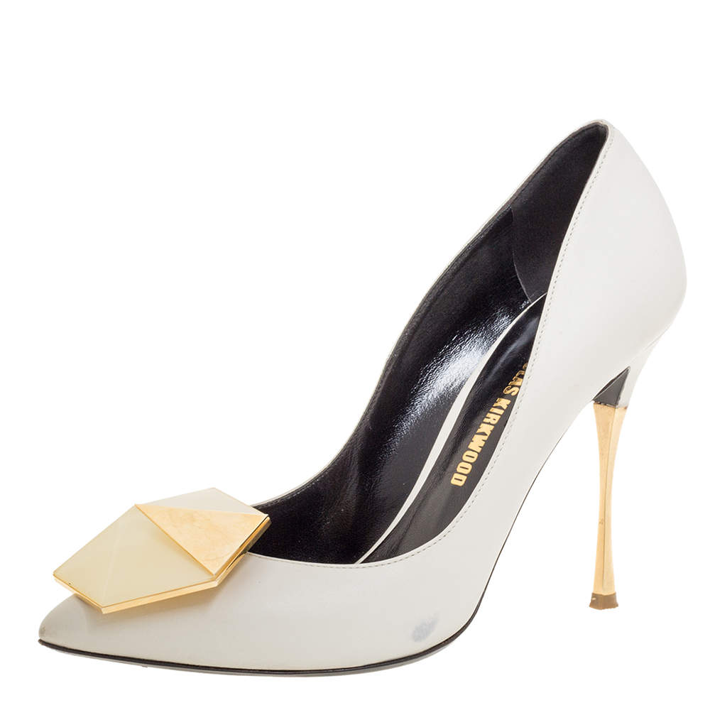 مملوكة مسبقًا حذاء كعب عالي نيكولاس كيركوود  جلد أبيض بمقدمة مدببة مقاس 36