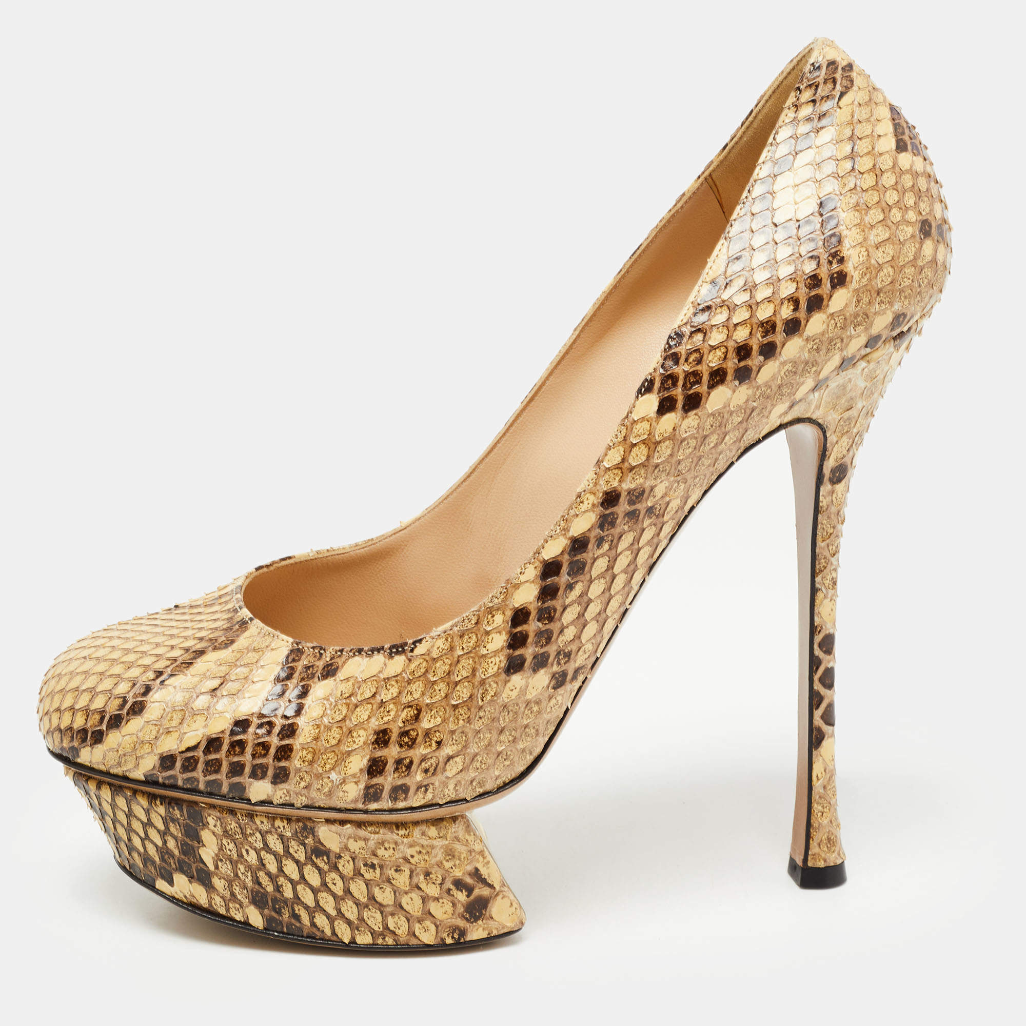 Nicholas Kirkwood Cream/Brown Python Leather Platform Pumps Size 39