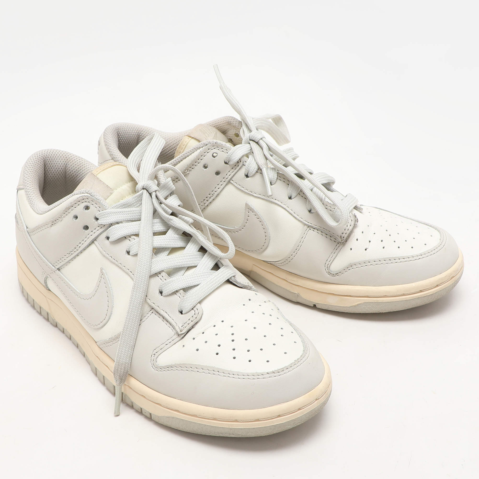 Pre Owned Nike Grey/White Leather "Sail Light Bone" Dunk Low Top Sneakers Size 40