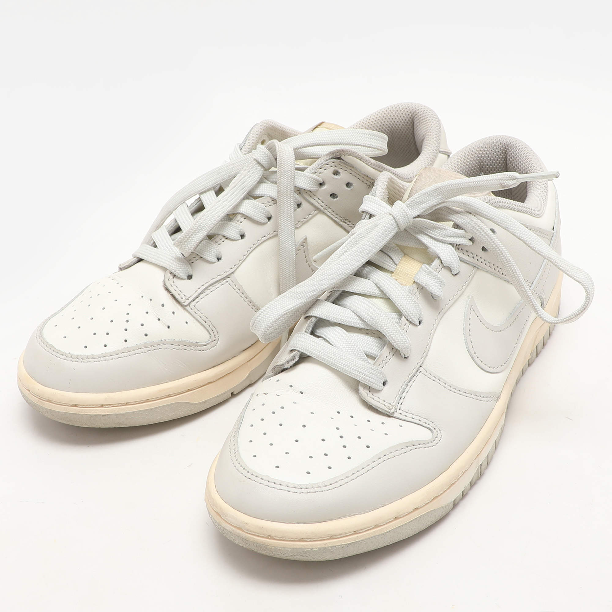 Pre Owned Nike Grey/White Leather "Sail Light Bone" Dunk Low Top Sneakers Size 40