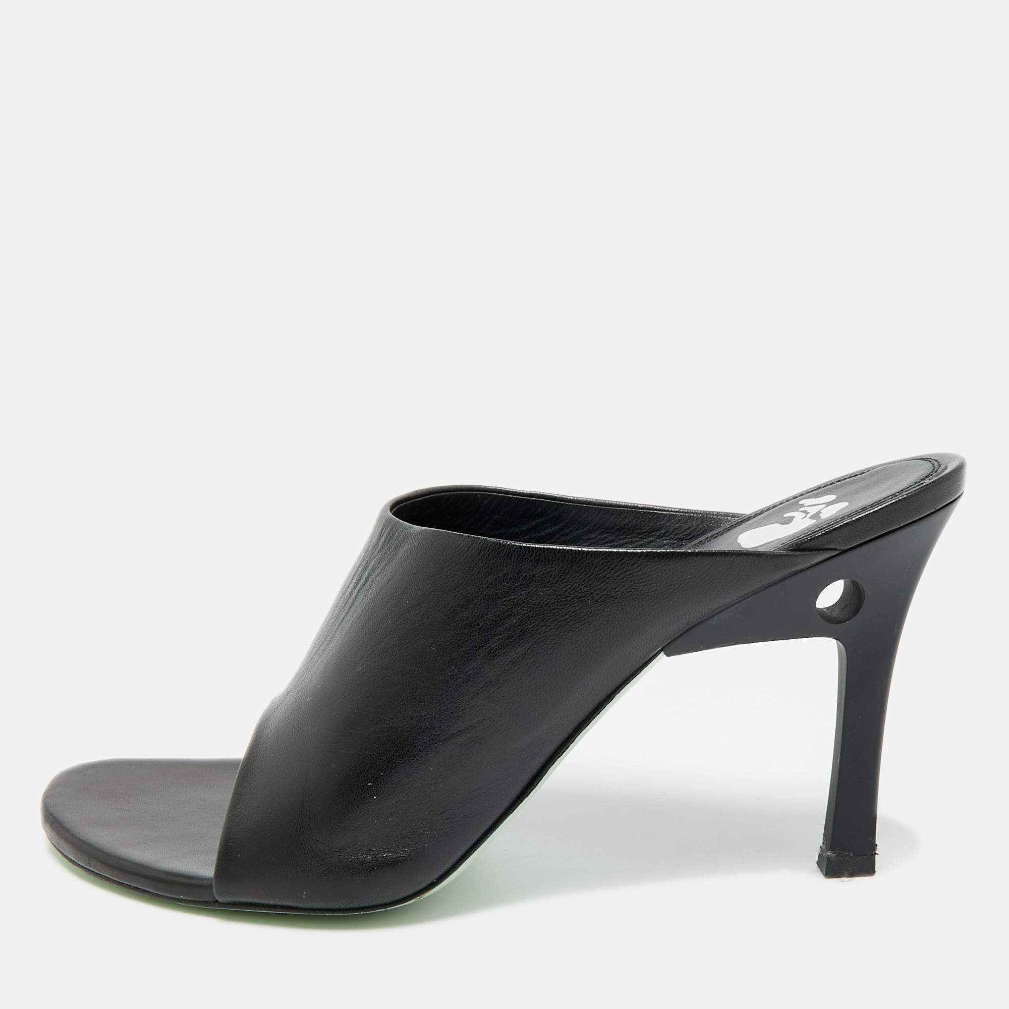 Pre Owned صندل مول أوف وايت جلد أبيض مقاس 38