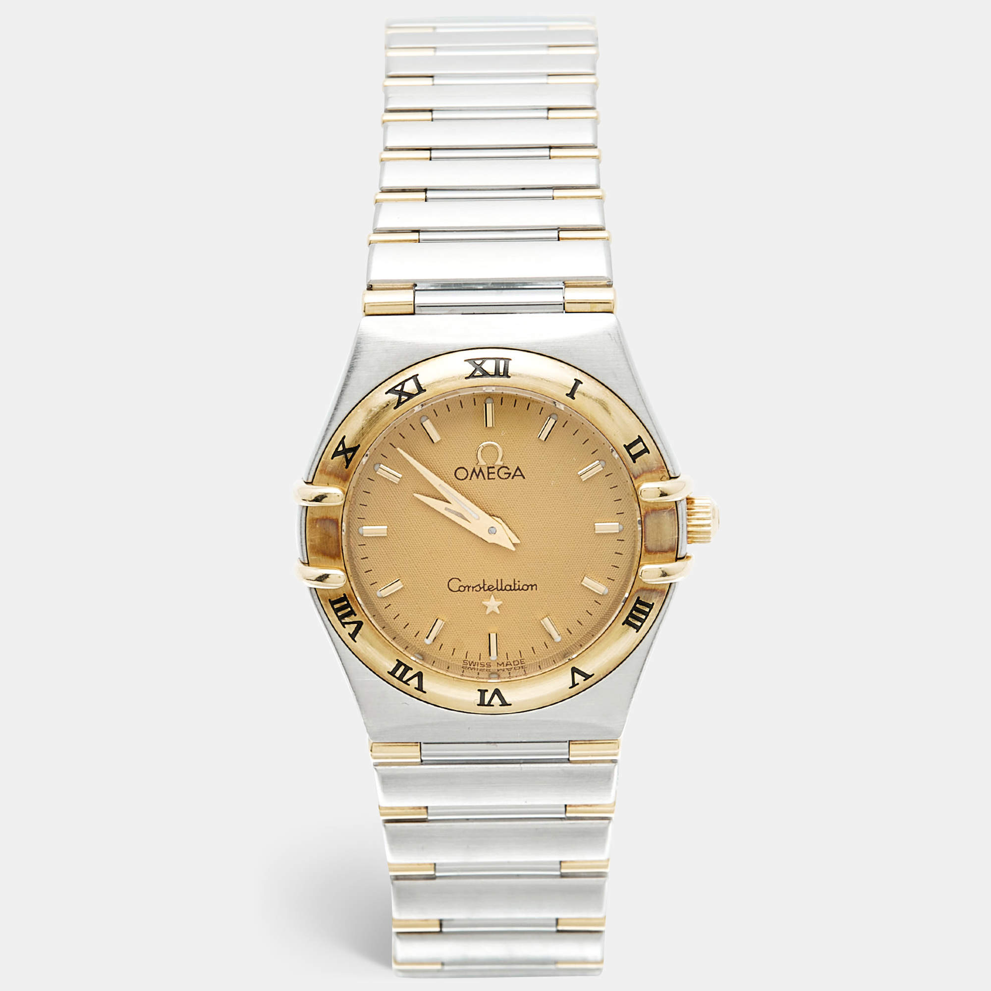 مملوكة مسبقًا Omega Constellation 1372.10.00 Champagne Dial 18k Yellow Gold And Stainless Steel Quartz Women's Wristwatch 25.50 mm