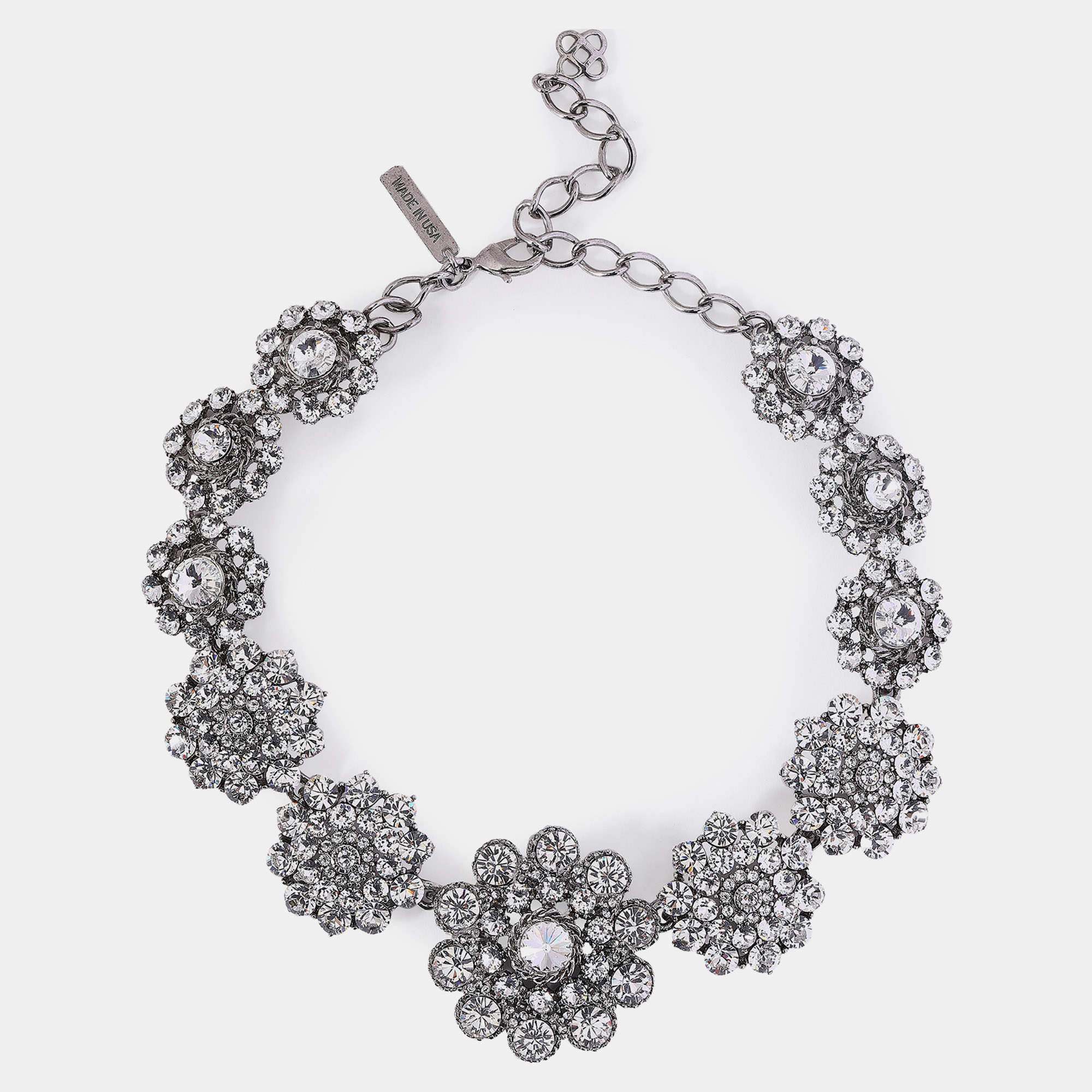 مملوكة مسبقًا Oscar De La Renta Metal Necklace