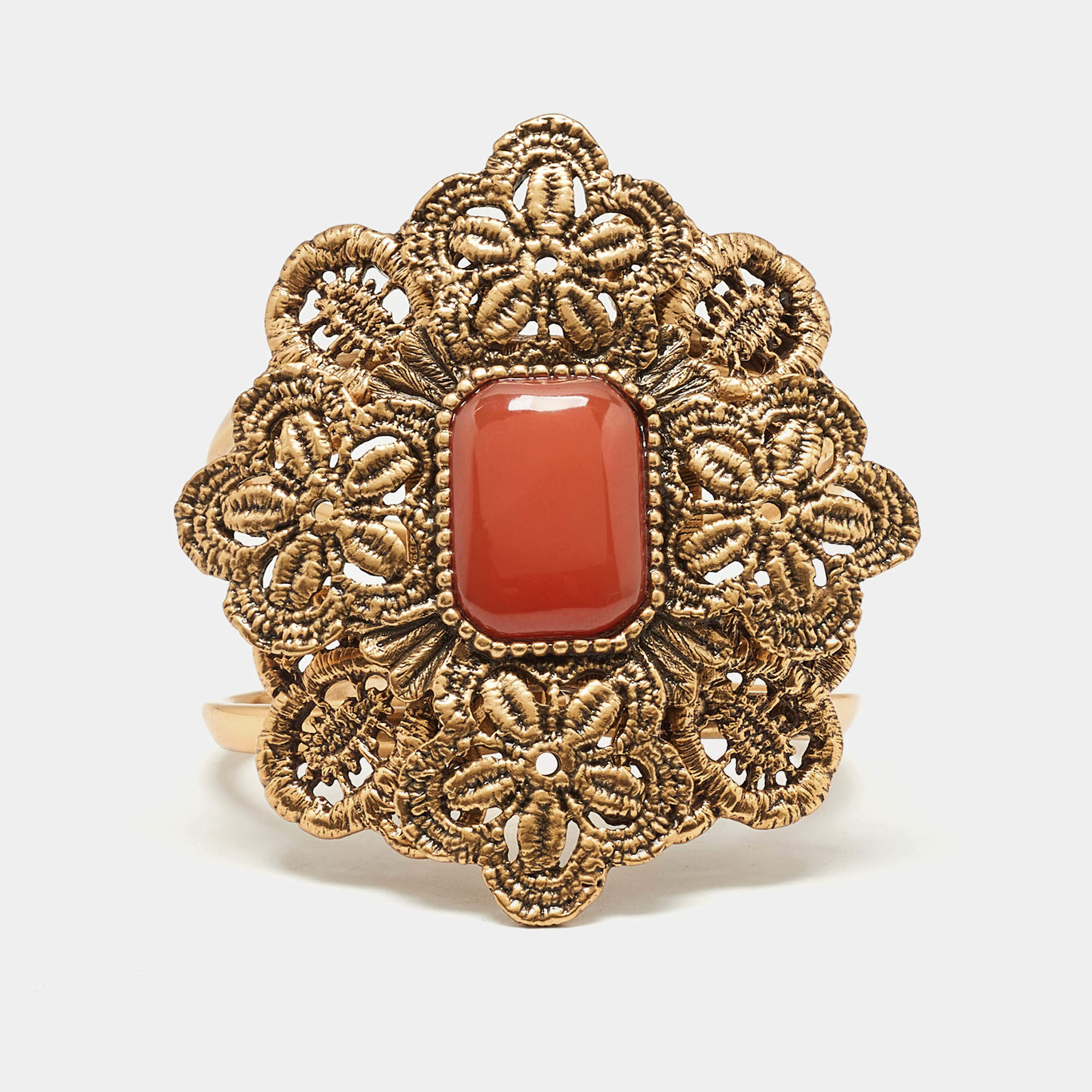 Pre Owned Oscar de la Renta Resin Gold Tone Bracelet