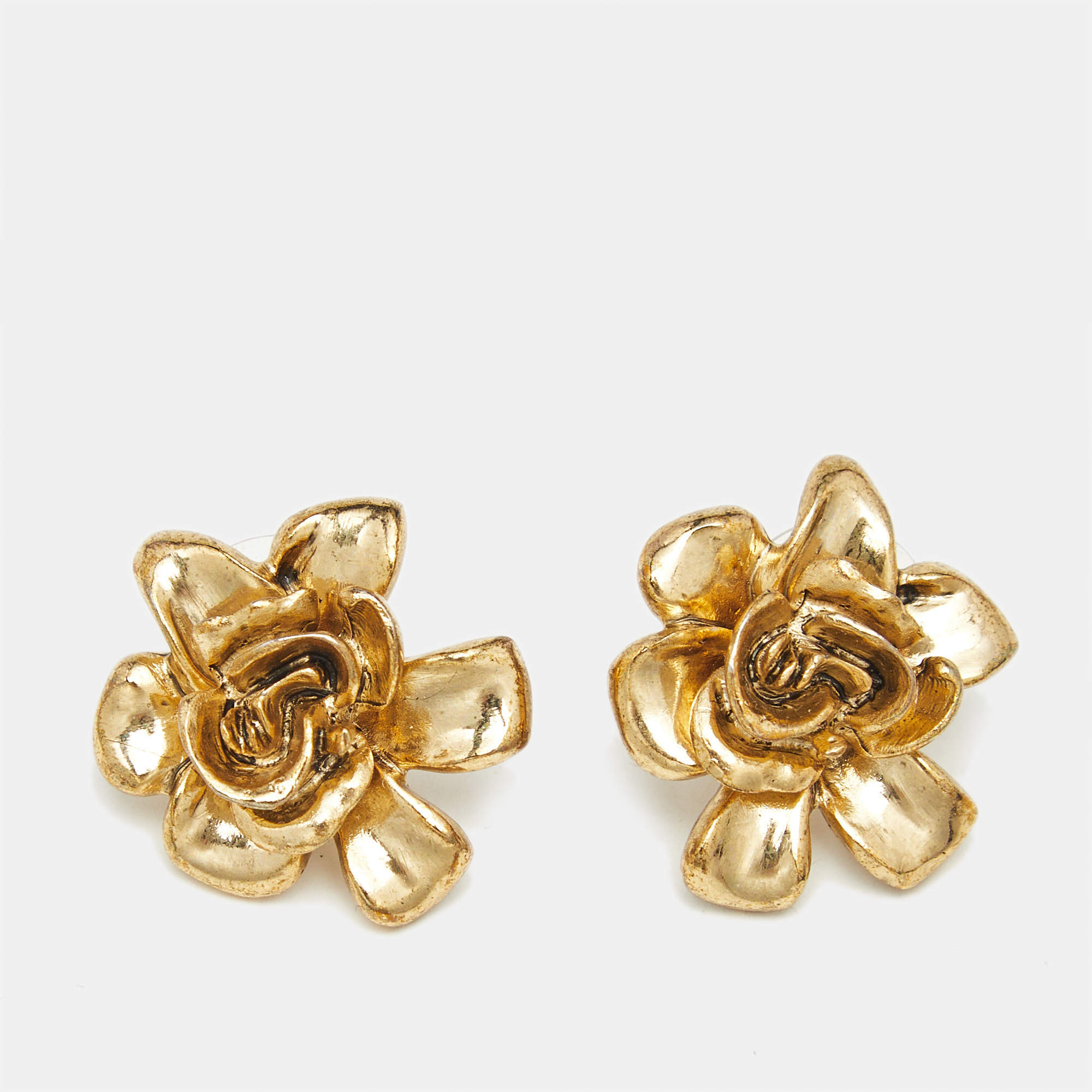 Oscar de la Renta Flower Gold Tone Stud Earrings