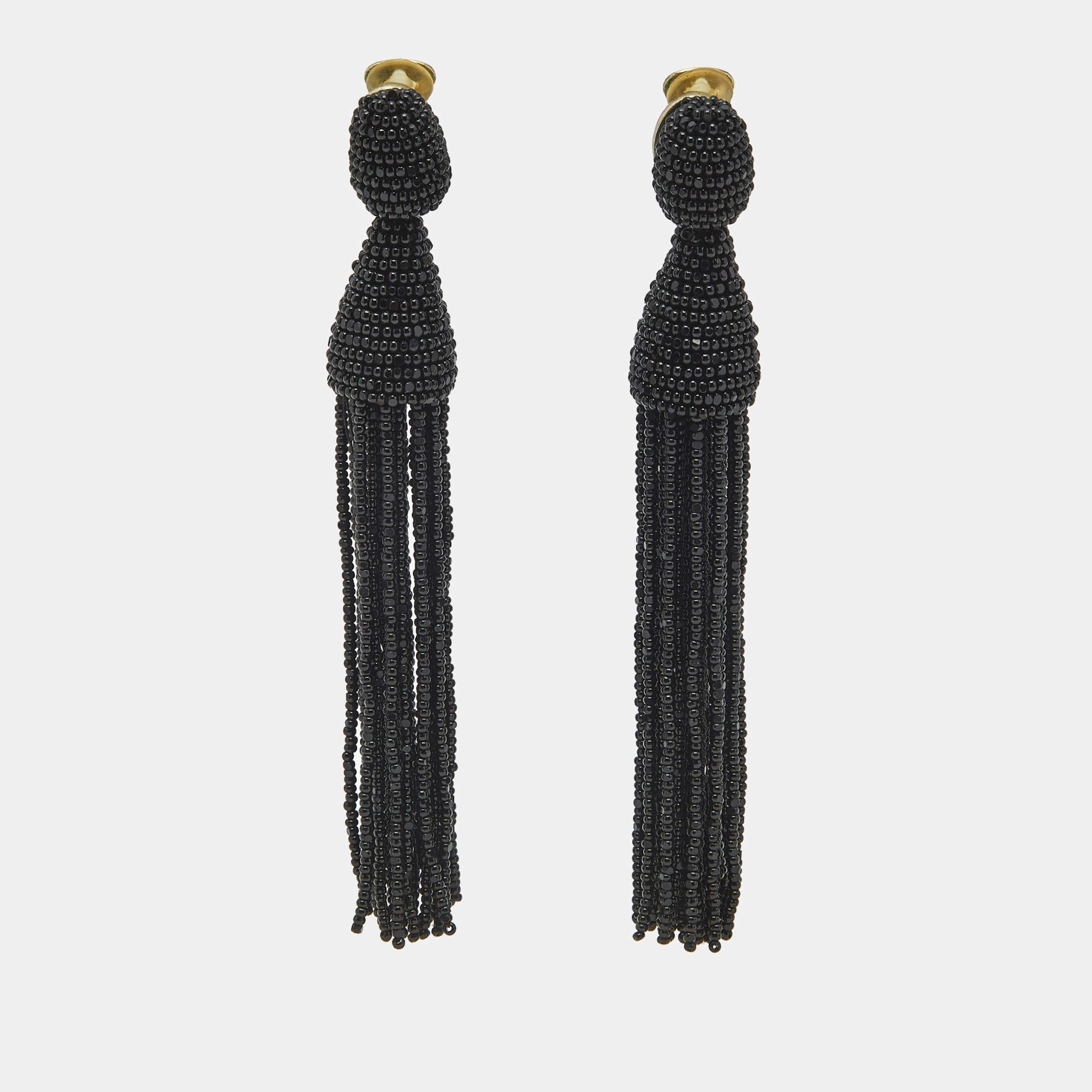 مملوكة مسبقًا أقراط أوسكار دي لا رينتا كبس أسود مزينة بحبات قصيرة مع شرّابات