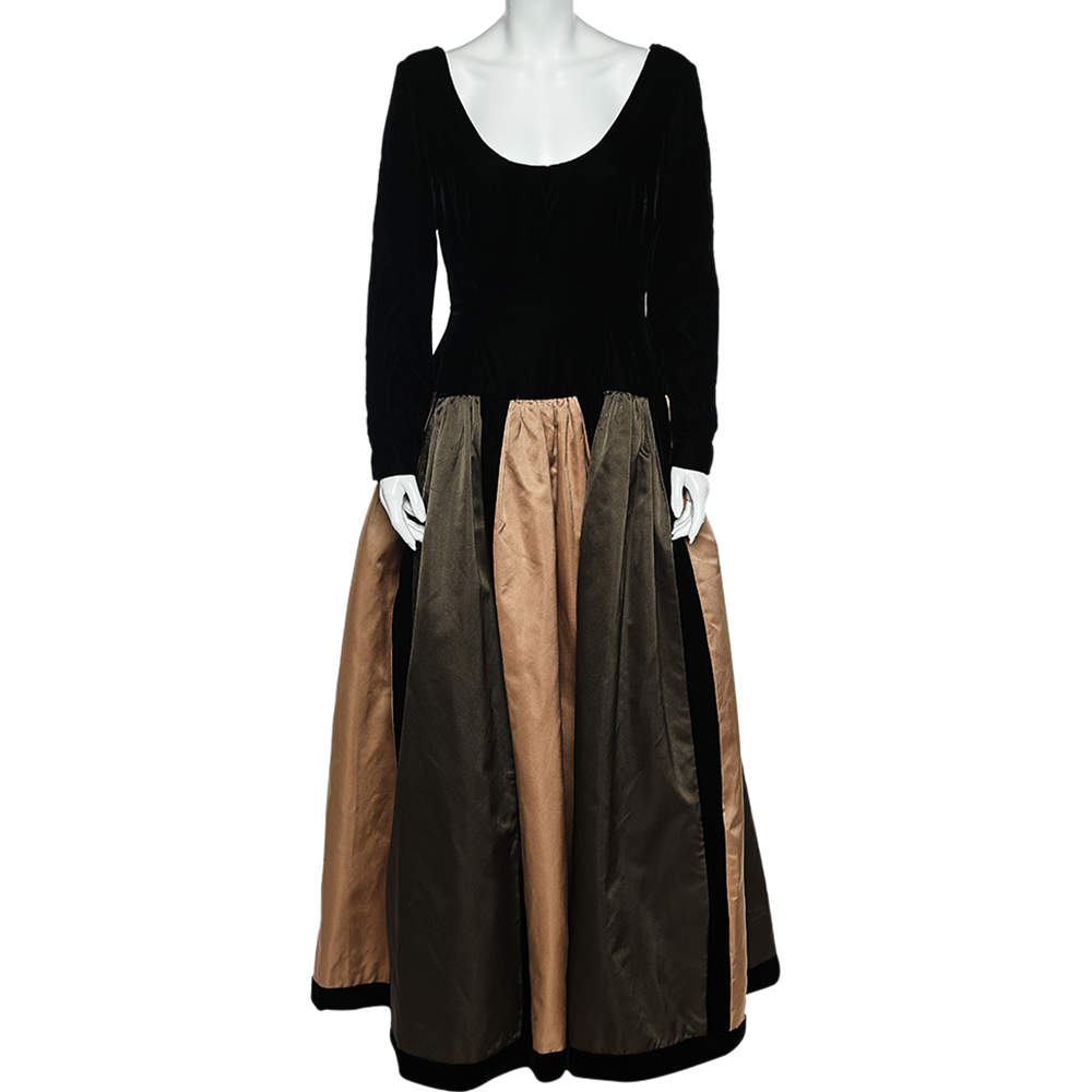 فستان سهرة طويل أوسكار دي لا رينتا أكمام طويلة قطيفة وحرير كتل لونية مقاس كبير