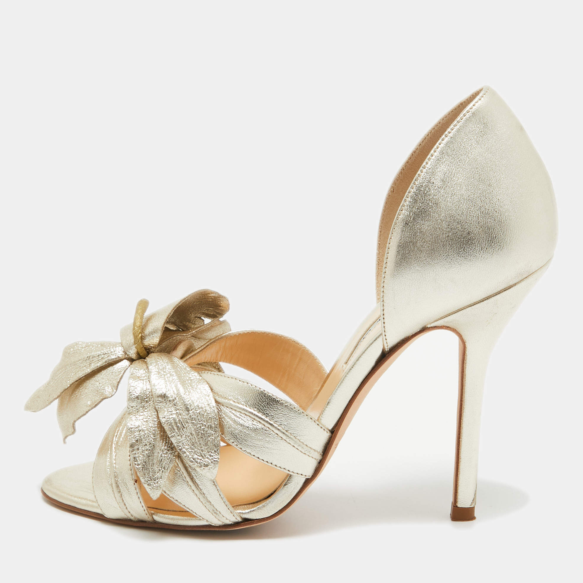 Pre Owned Oscar de la Renta Silver Leather Flower Embellished Peep Toe Sandals Size 36