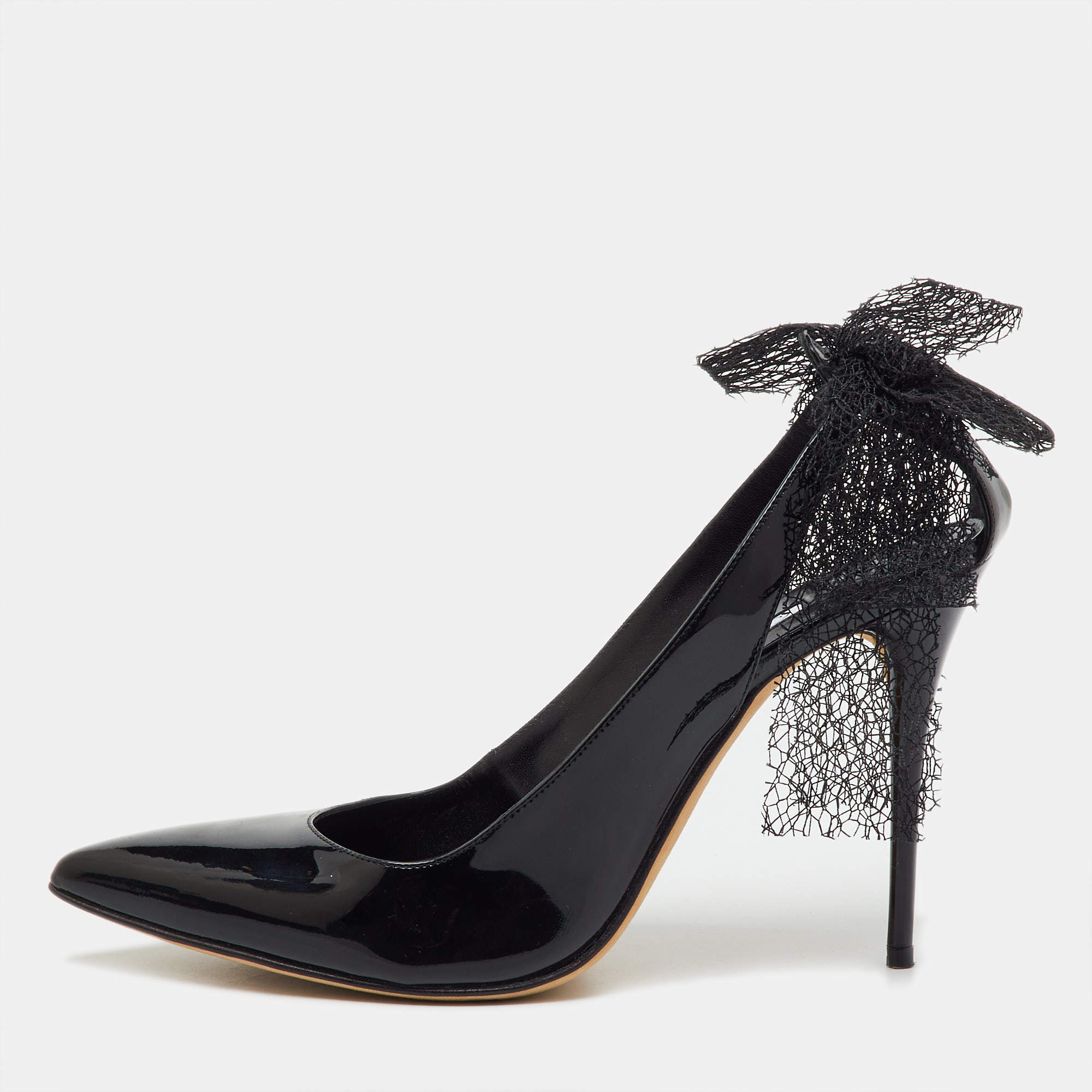 Pre Owned Oscar de la Renta Black Patent Leather Cut Out Bow Pumps Size 37.5