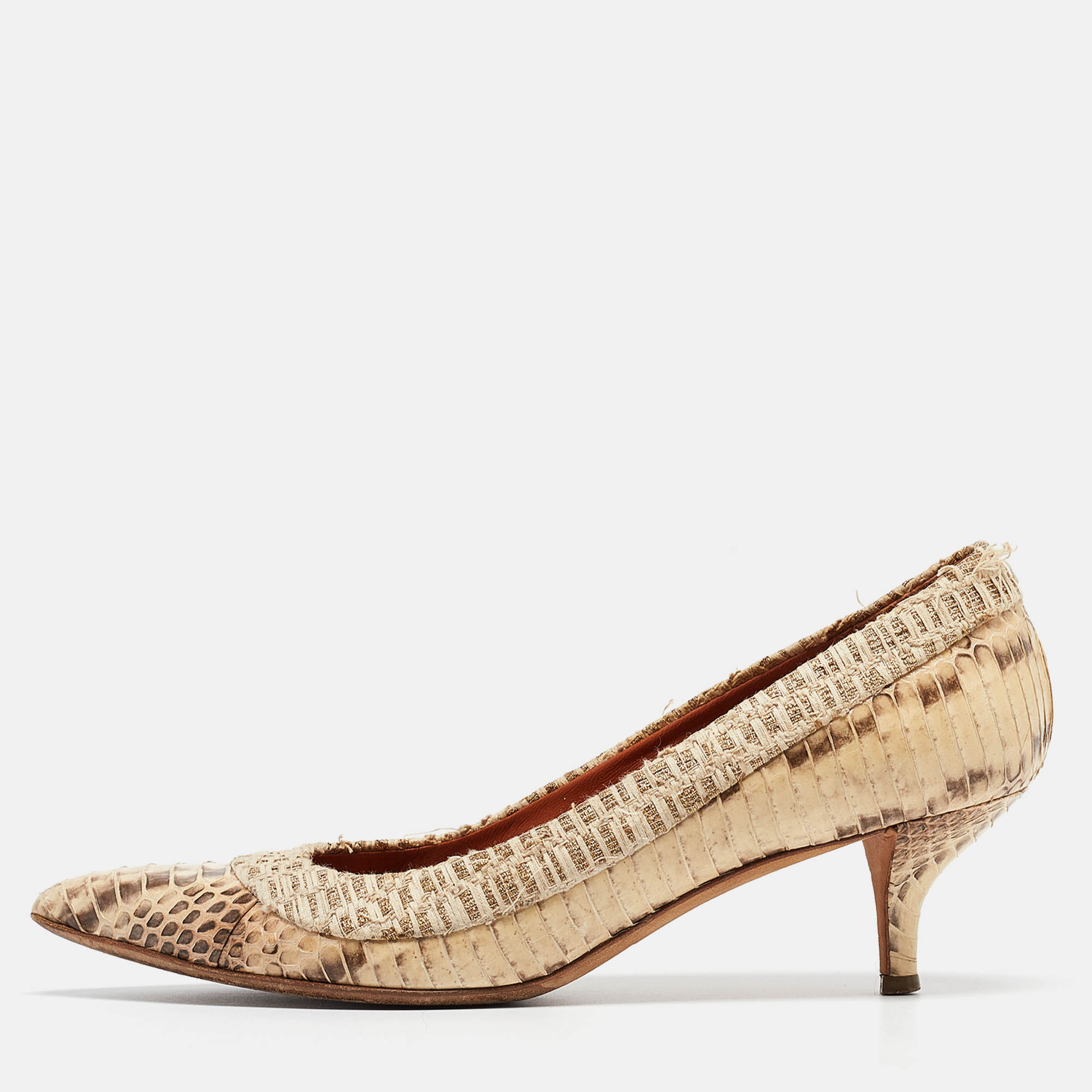 Pre Owned Oscar de la Renta Beige Water Snake And Raffia Pointed Toe Pumps Size 37