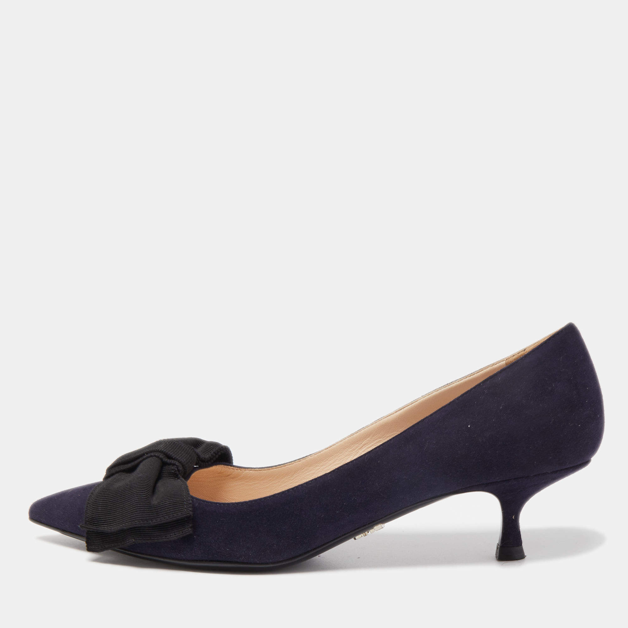 مملوكة مسبقًا Prada Navy Blue Suede Pointed Toe Bow Pumps Size 37.5