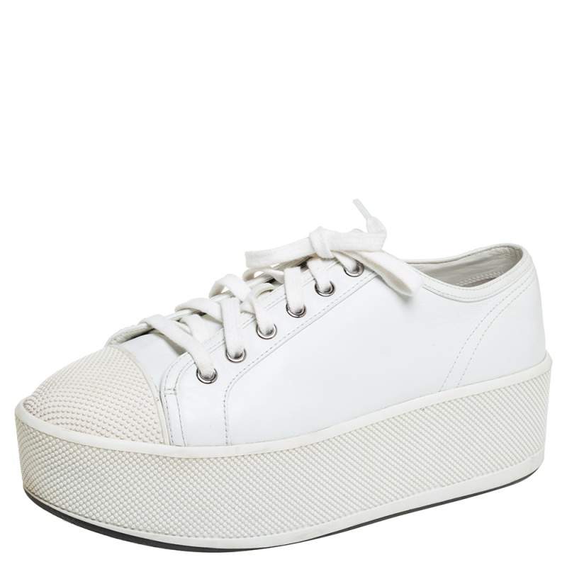 حذاء رياضي برادا سبورت جلد أبيض بنعل سميك وعنق منخفض مقاس 37