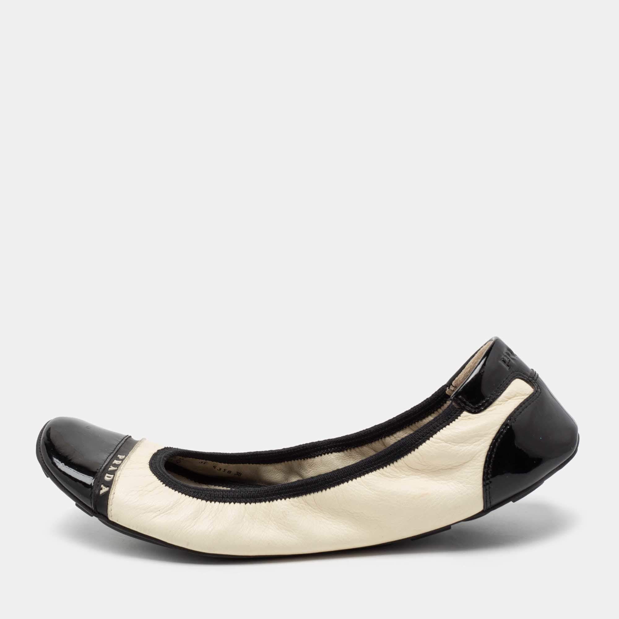 Pre Owned Prada Sport Off White/Black Leather And Patent Leather Cap Toe Scrunch Ballet Flats Size 38