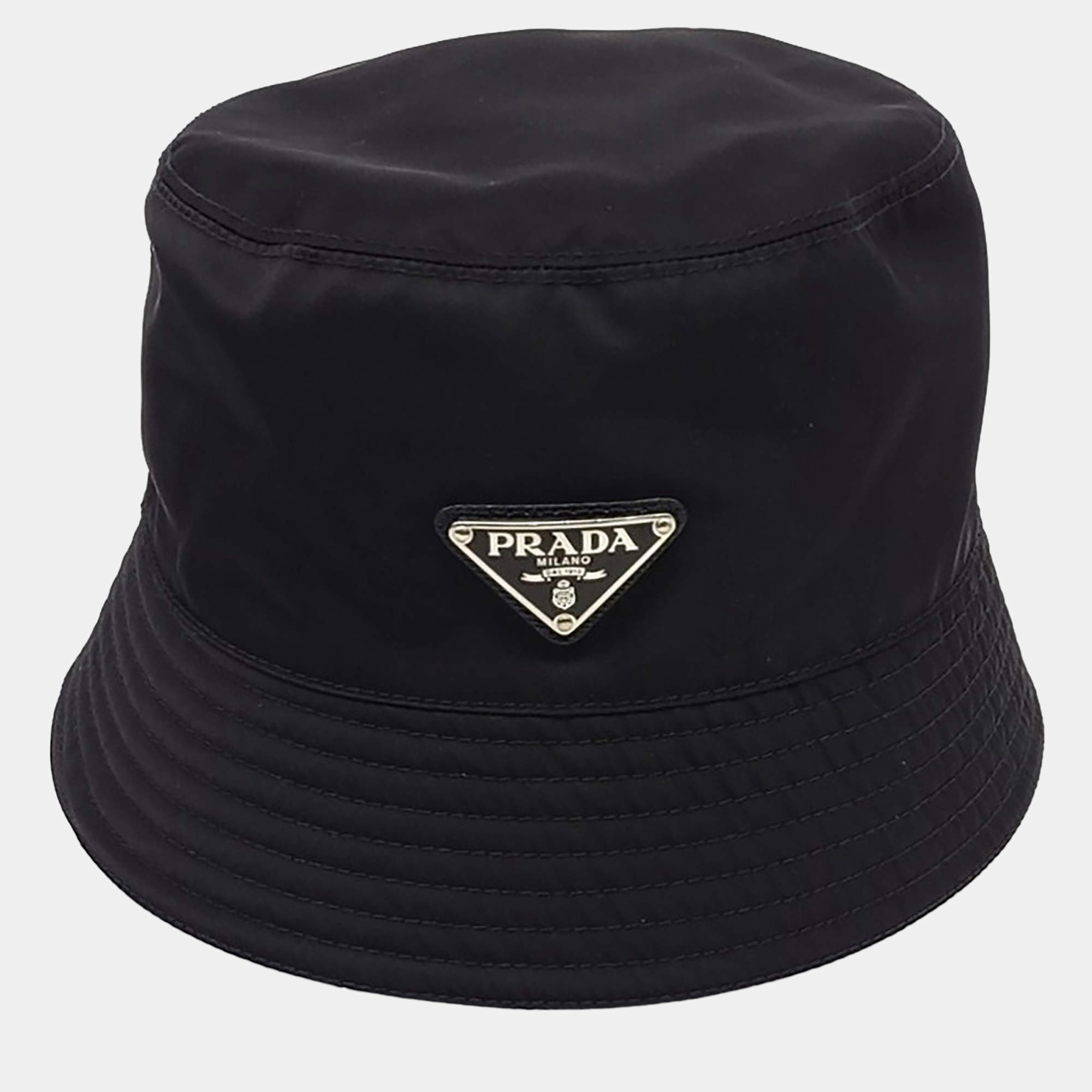 مملوكة مسبقًا Prada Black Re-Nylon Bucket Hat