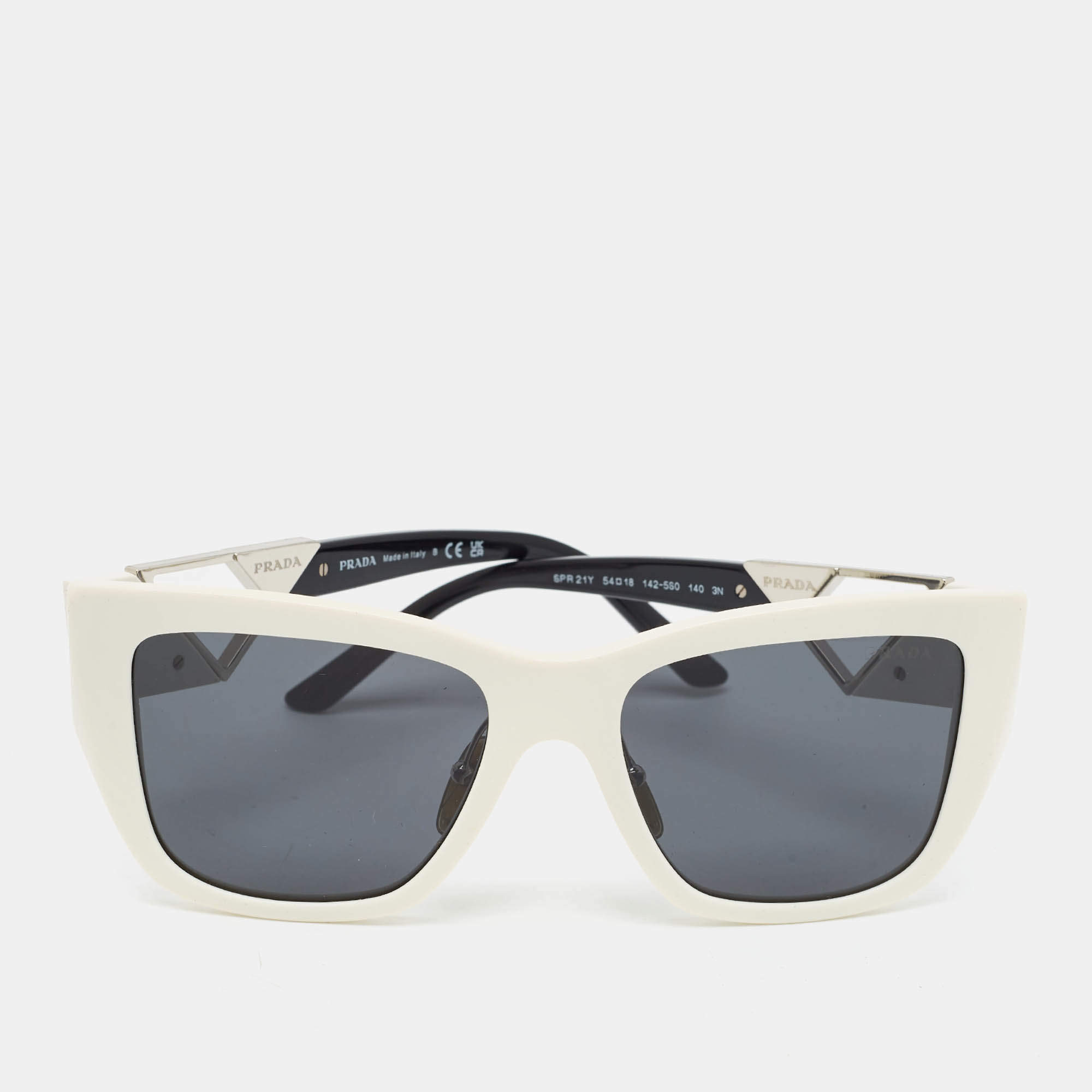 مملوكة مسبقًا Prada White/Black SPR 21Y Triangle Logo Cat Eye Sunglasses
