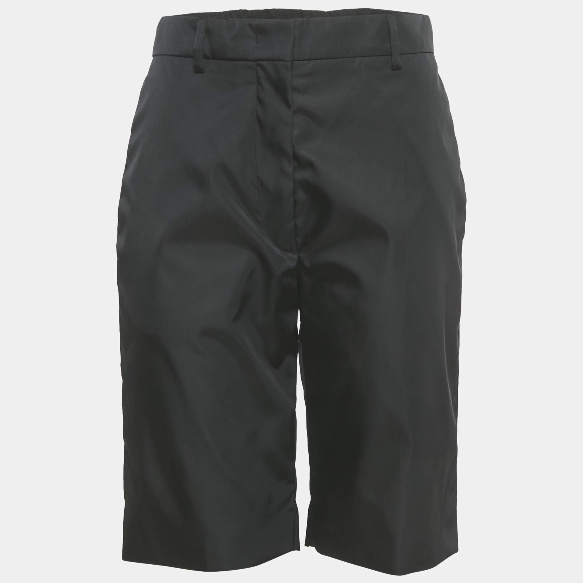 مملوكة مسبقًا Prada Black Re-Nylon Logo Triangle Shorts S