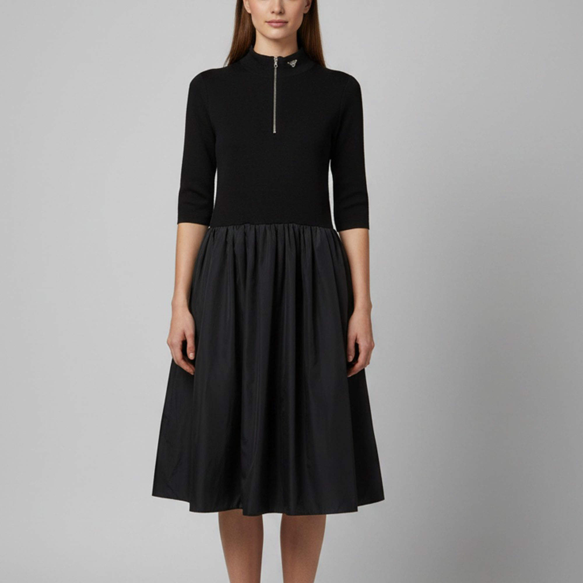 مملوكة مسبقًا Prada Black Nylon and Knit Flared Midi Dress L