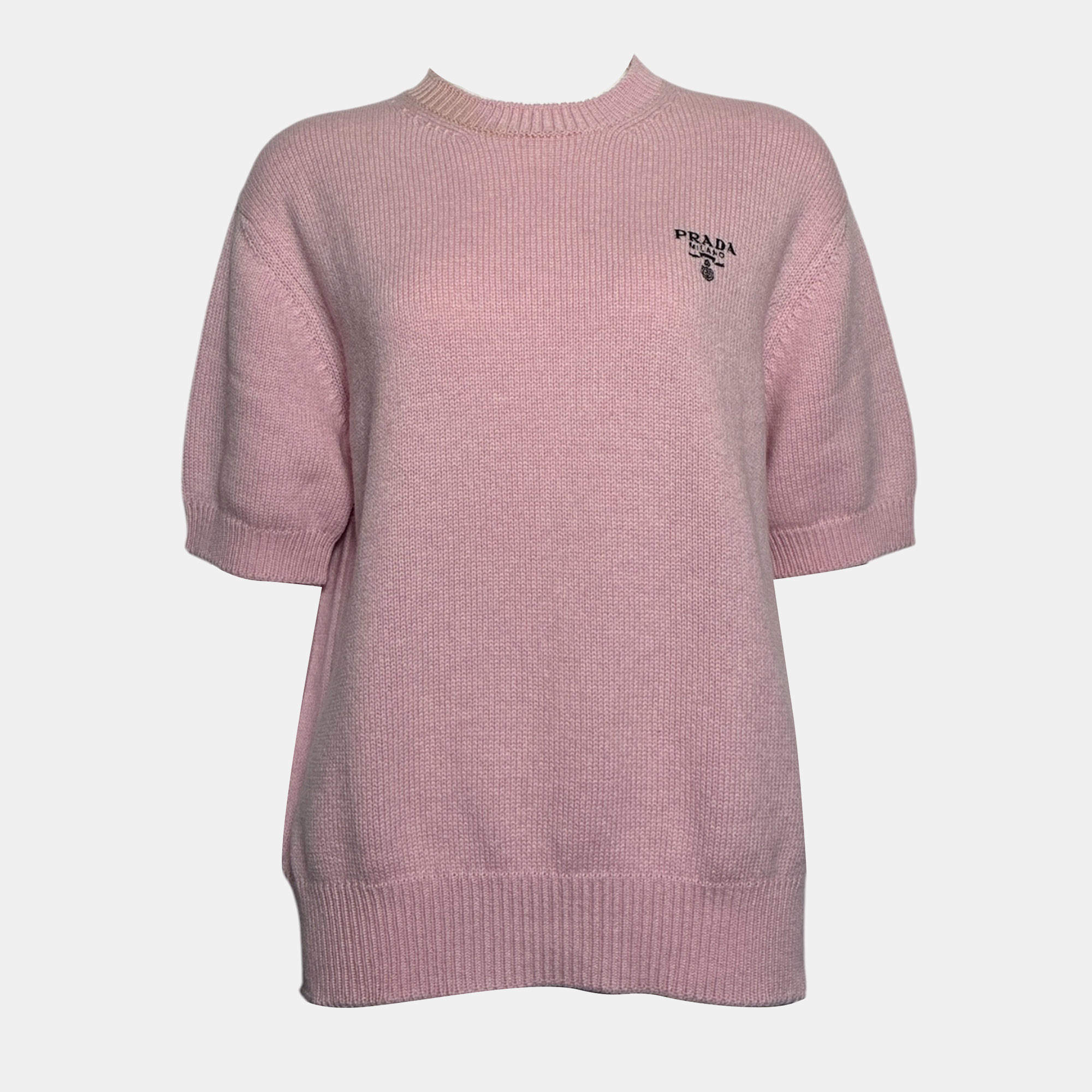 مملوكة مسبقًا ```json
{"name": "Prada Cashmere Crew Neck Top IT 40", "name_ar": "توب برادا ياقه مستديرة كشمير مقاس IT 40"}
```