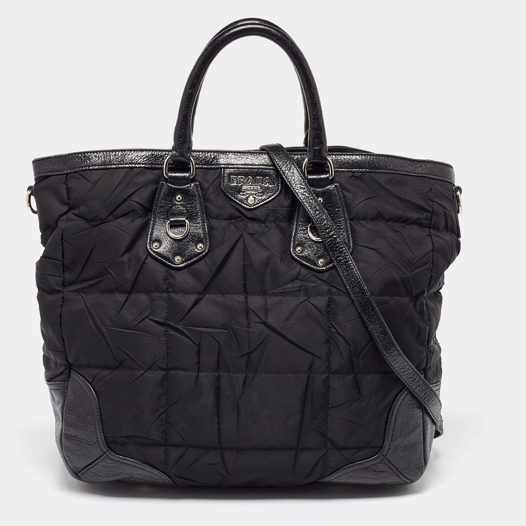 مملوكة مسبقًا Prada Black Nylon and Leather Shopper Tote