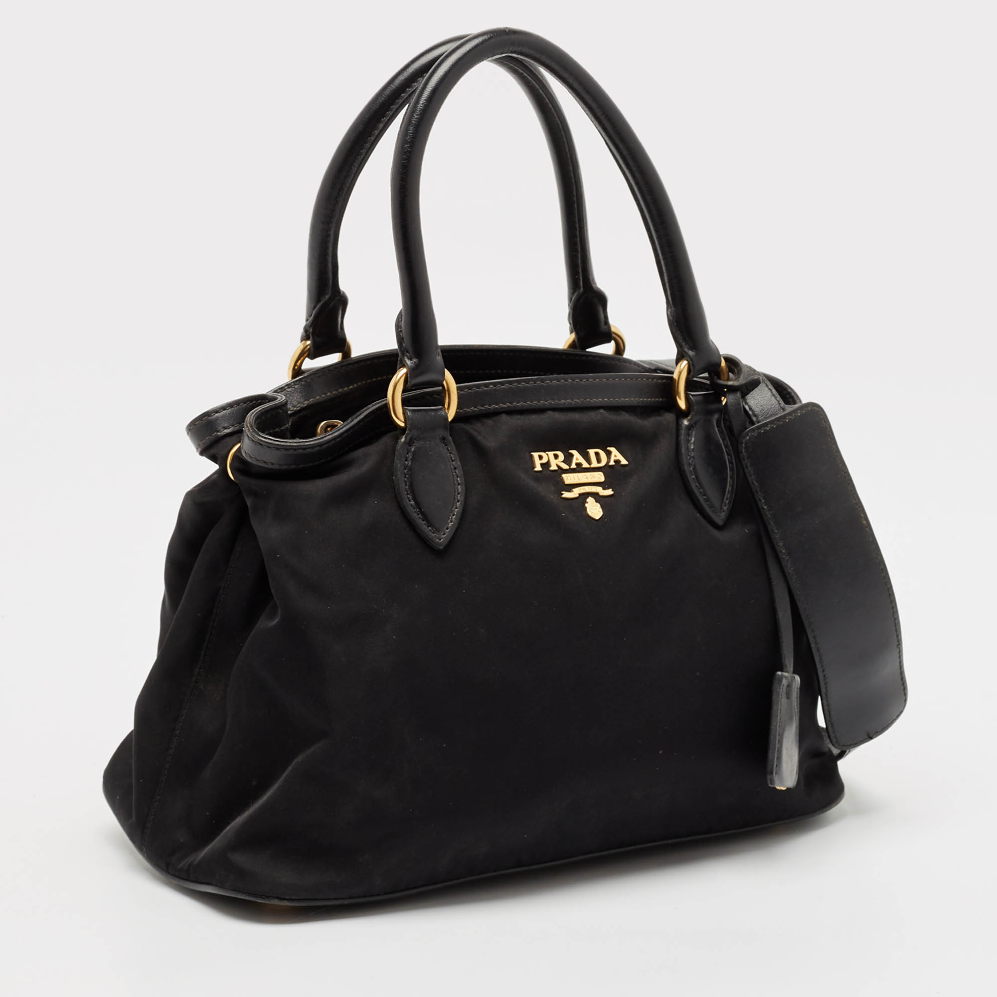 مملوكة مسبقًا Prada Black Nylon and Leather Top Handle Bag
