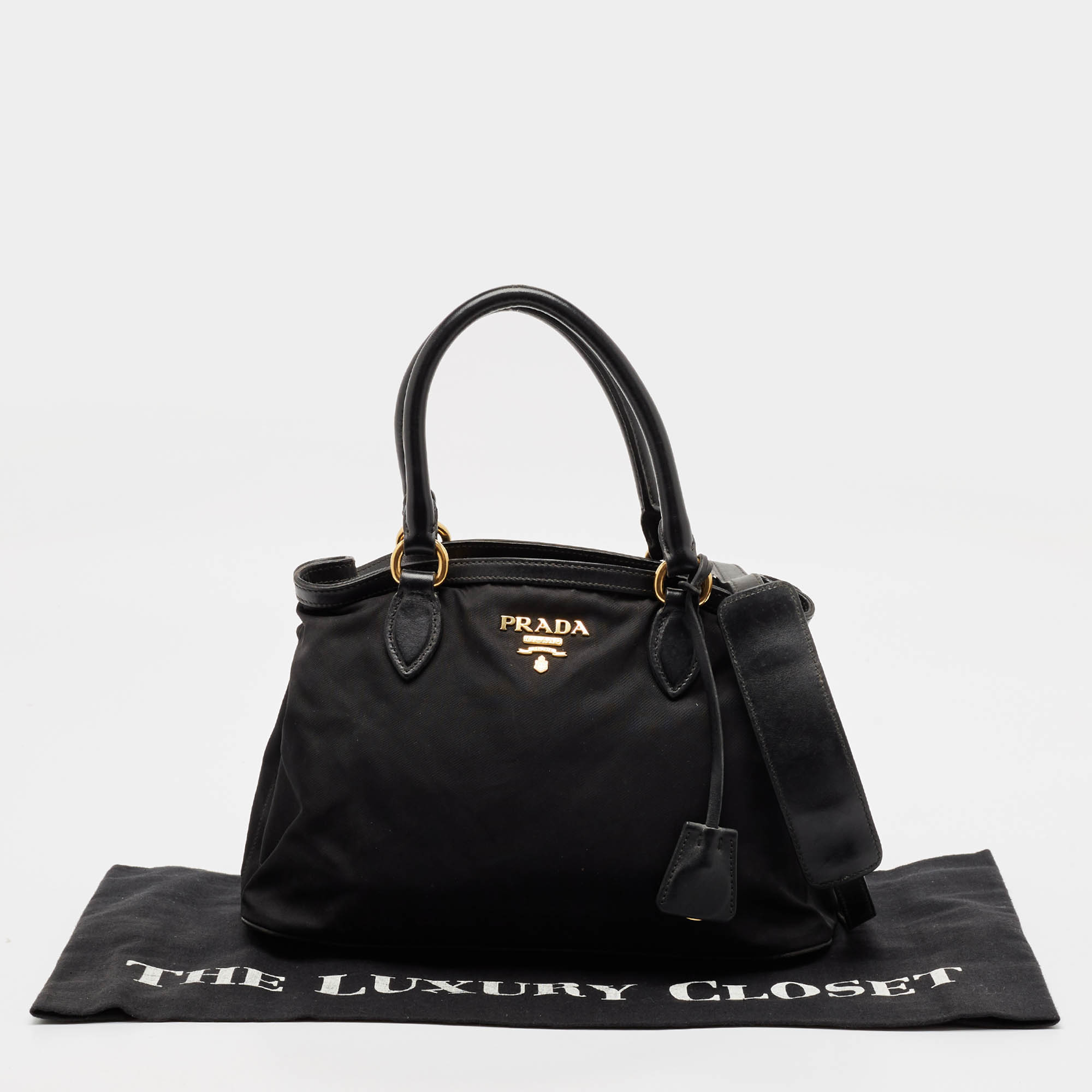 مملوكة مسبقًا Prada Black Nylon and Leather Top Handle Bag