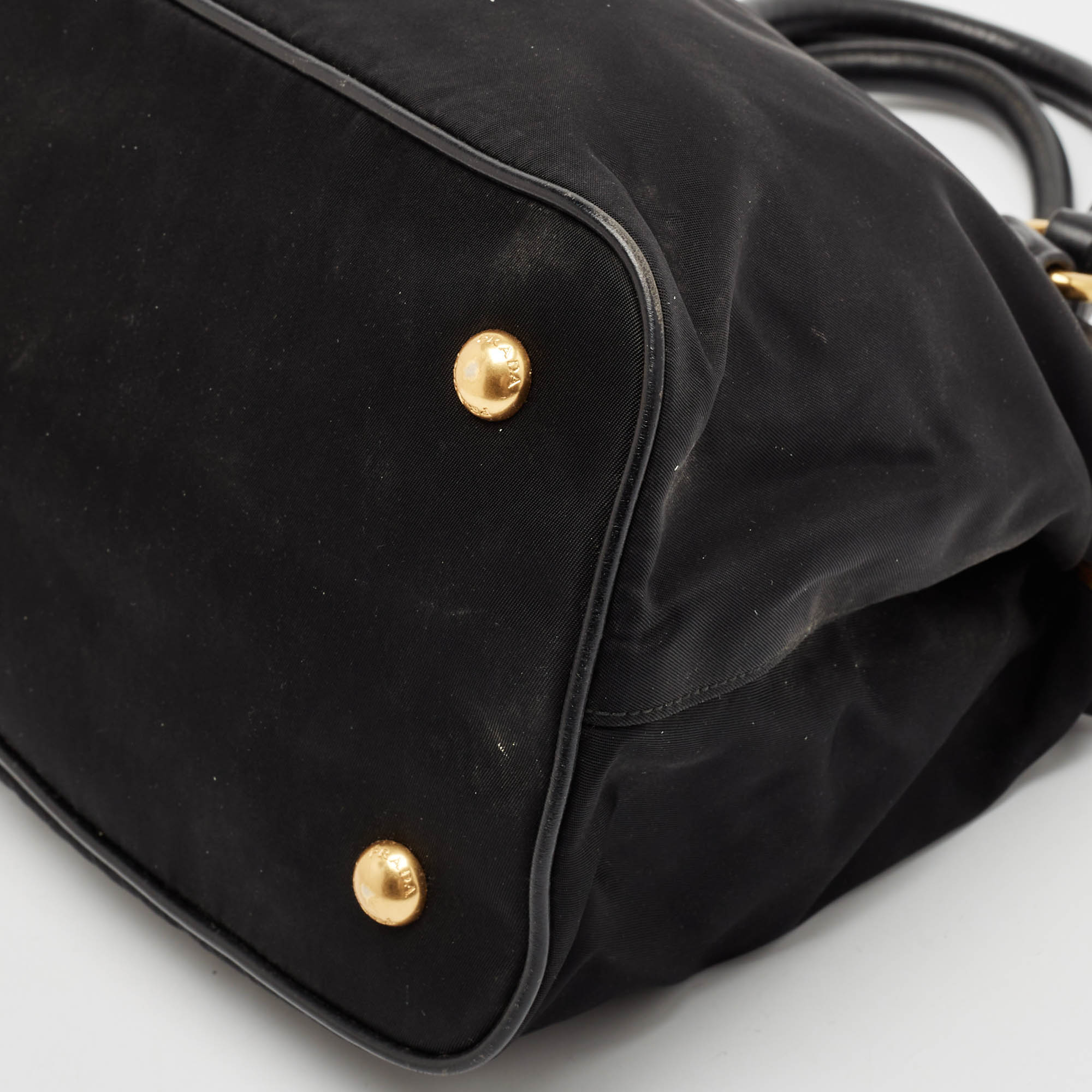 مملوكة مسبقًا Prada Black Nylon and Leather Top Handle Bag