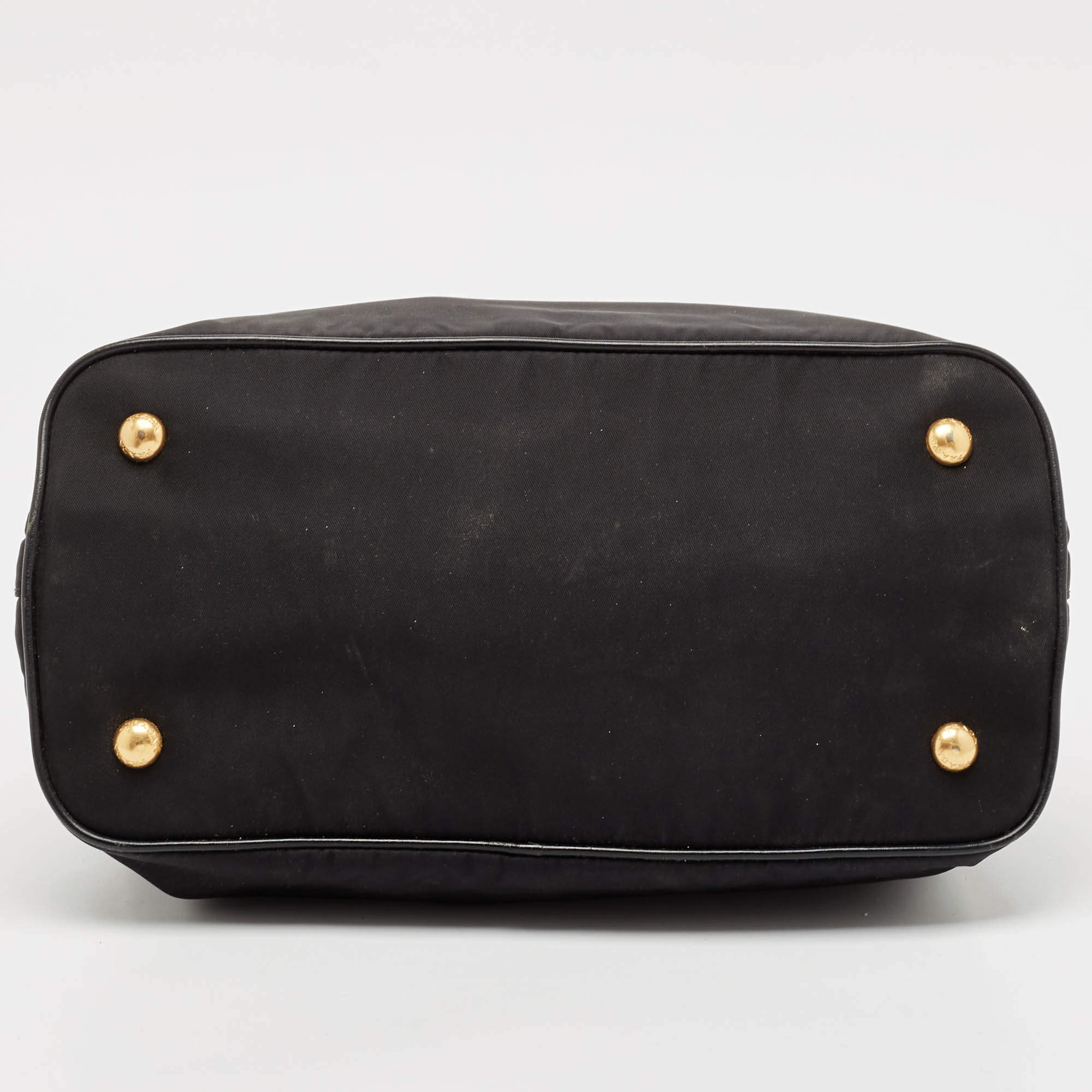 مملوكة مسبقًا Prada Black Nylon and Leather Top Handle Bag